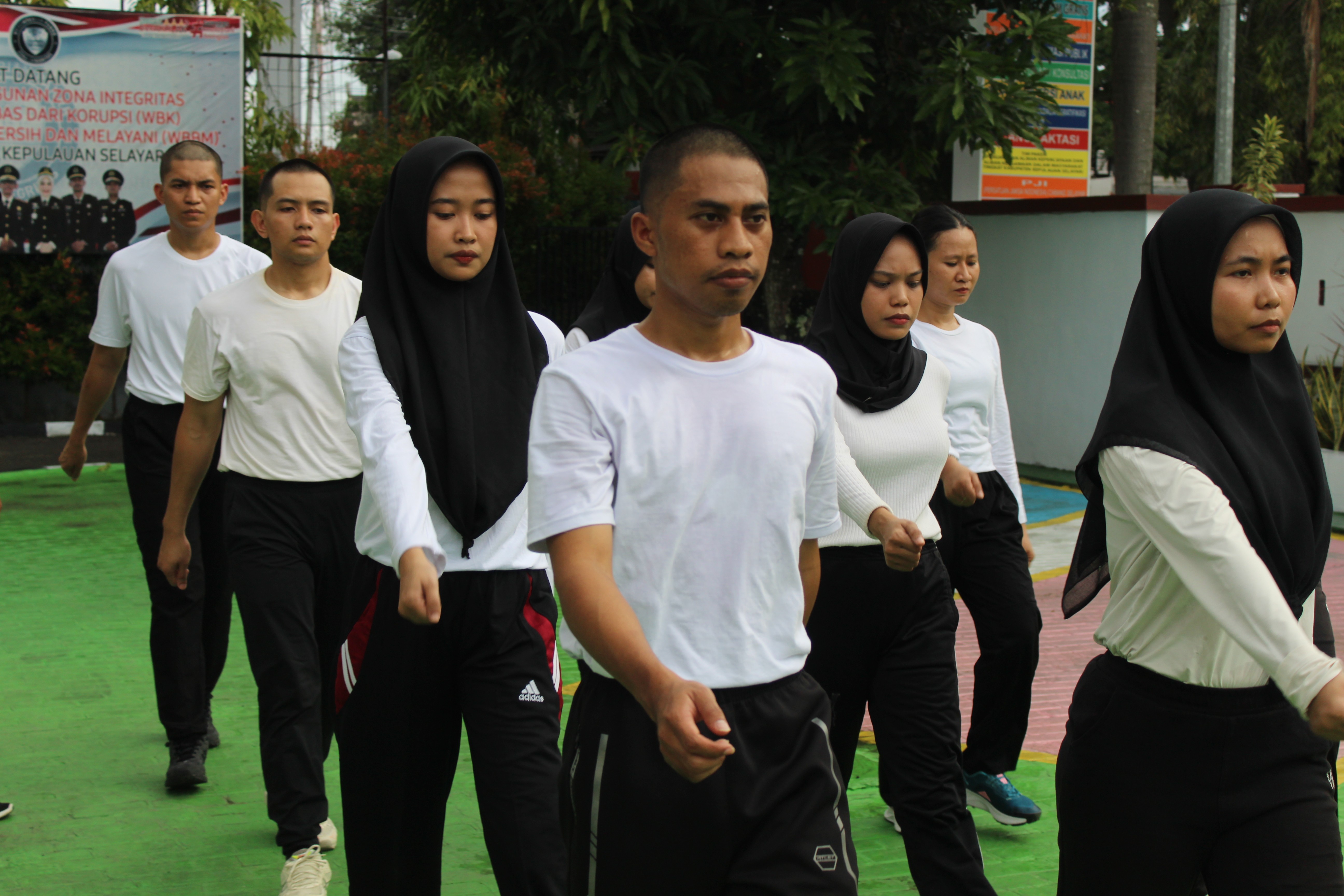 Pelatihan Peraturan Baris Berbaris Hari Ke 4 Pada CPNS Kejaksaan Negeri Kepulauan Selayar Tahun 2025