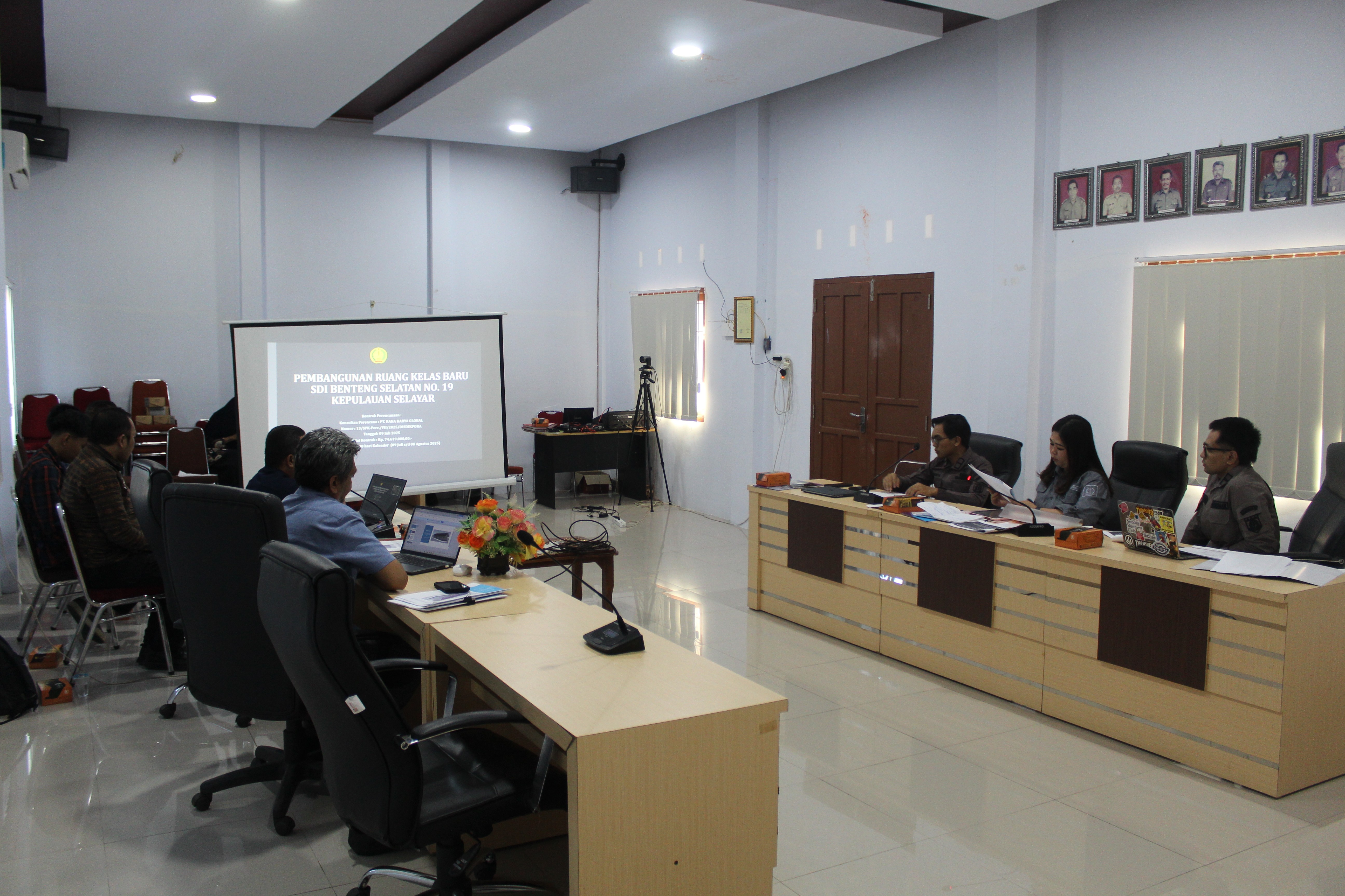 Giat Pengawalan dan Pengamanan Proyek Strategis Daerah Terkait Pembangunan Ruang Kelas Baru UPT SMPN SATAP PASITALLU No.31 dan Pembangunan Ruang Kelas Baru UPT SDN Benteng Selatan No.19 Kabupaten Kepulauan Selayar