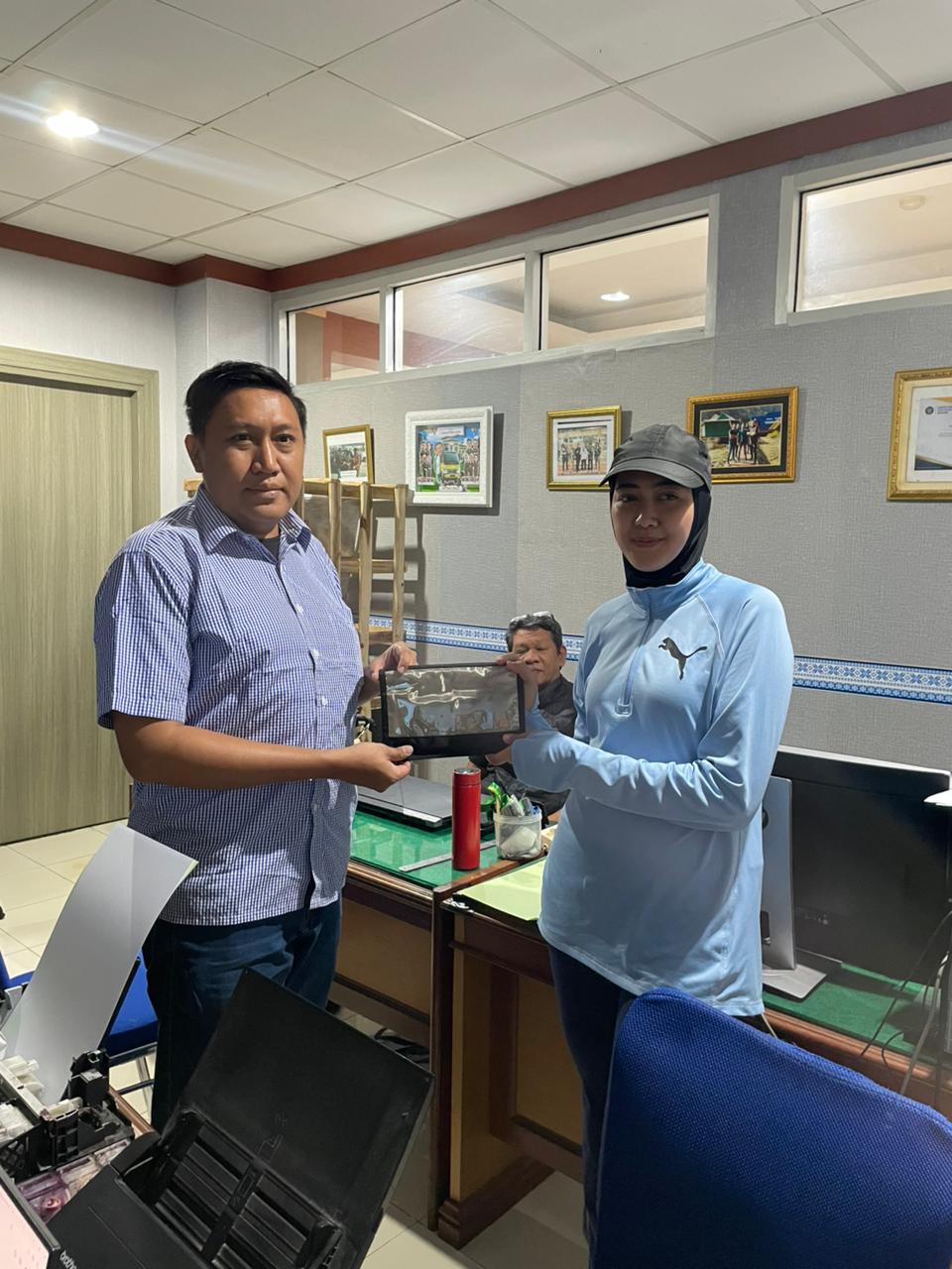 Penyerahan barang bukti elektronik di Kejaksaan Tinggi Sulawesi Selatan dan melakukan koordinasi dalam rangka Pelaksanaan Digital Forensik Barang Bukti Elektronik dalam perkara Tindak Pidana Korupsi