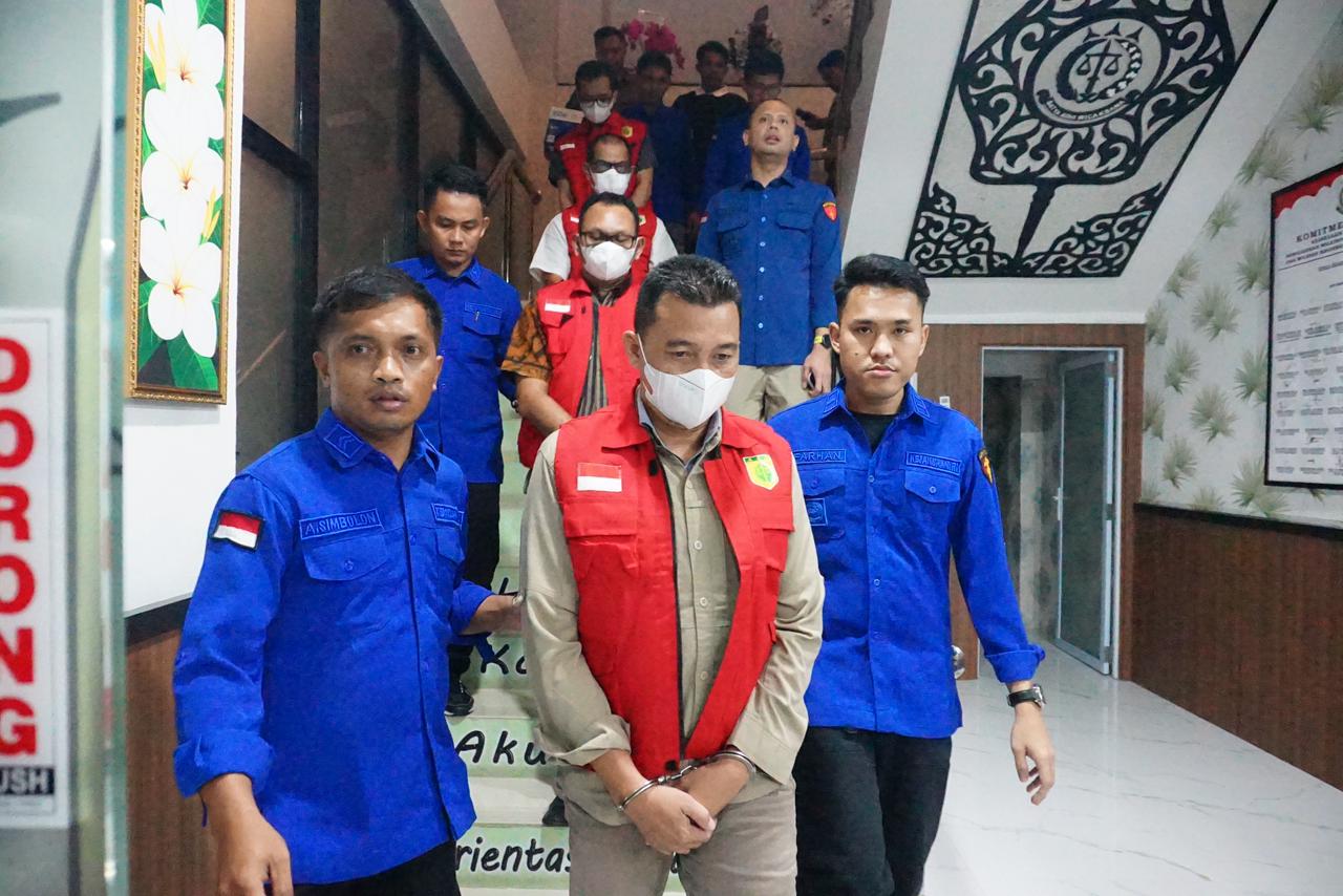 PENETAPAN TERSANGKA DUGAAN TIPIKOR PENYIMPANGAN PNBP KAPAL RIG SETIA