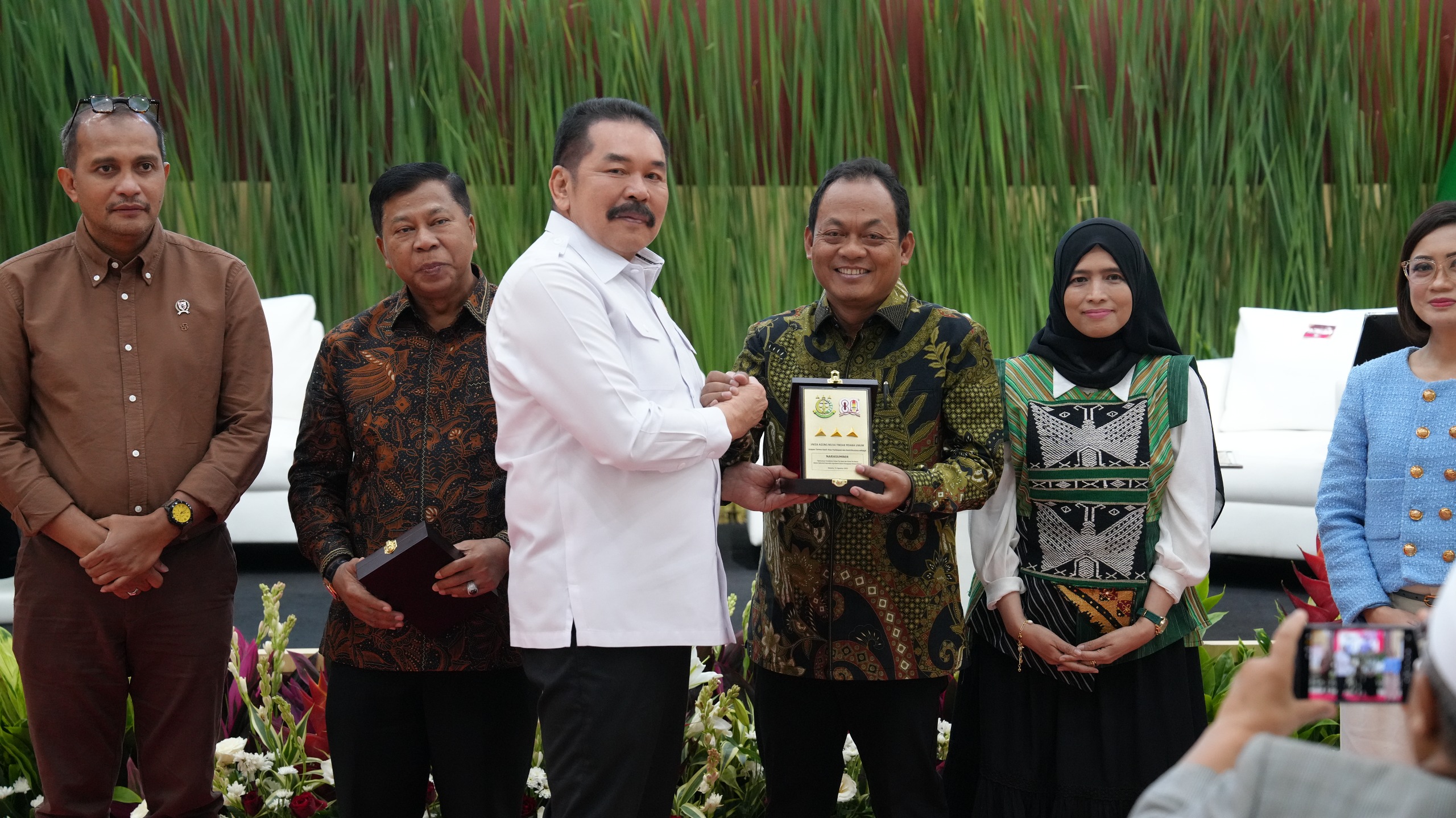 Seminar Nasional Sambut Hari Lahir Kejaksaan, Jaksa Agung Dorong Pemulihan Aset  melalui Kesepakatan Penundaan Penuntutan