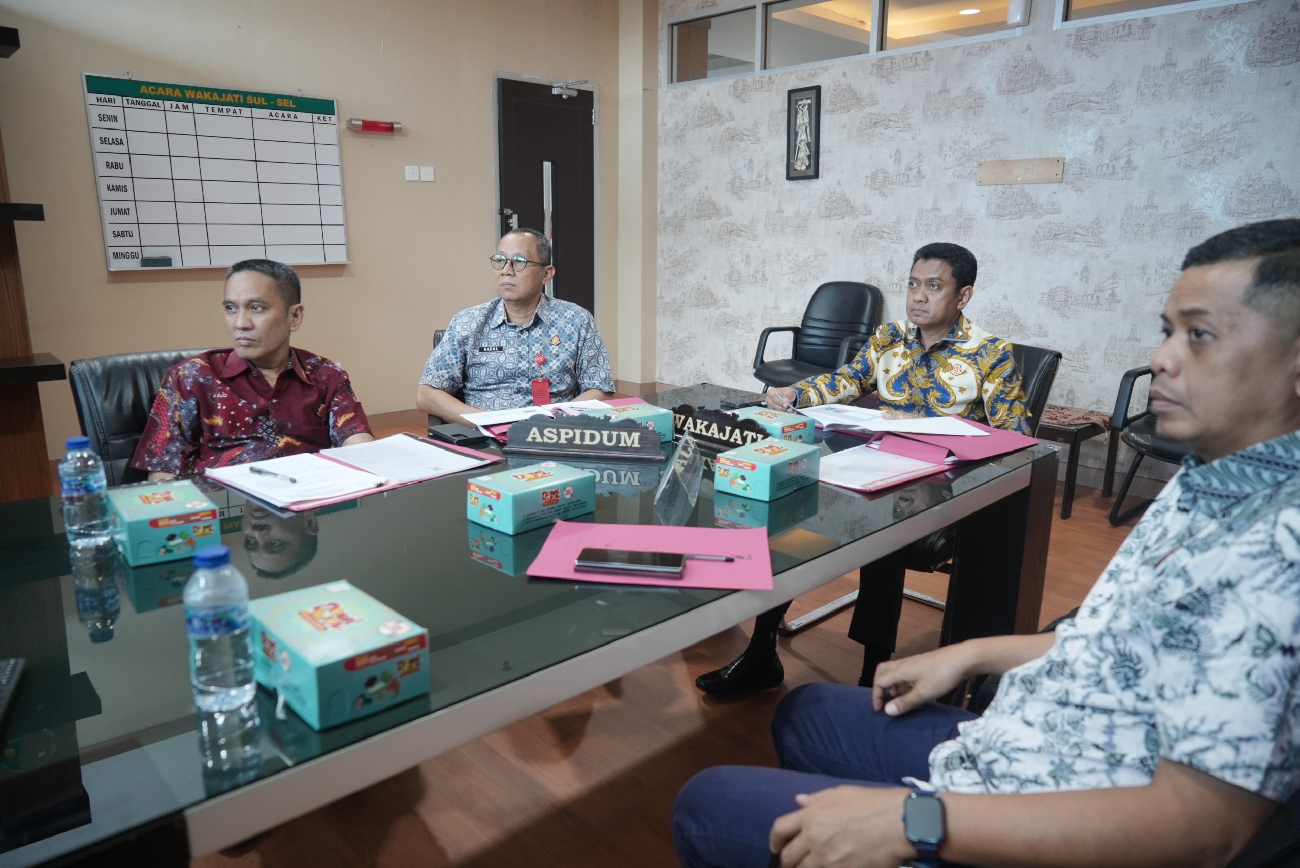 Wakajati Sulsel Robert M. Tacoy Selesaikan Kasus Penganiayaan di Maros Lewat Keadilan Restoratif
