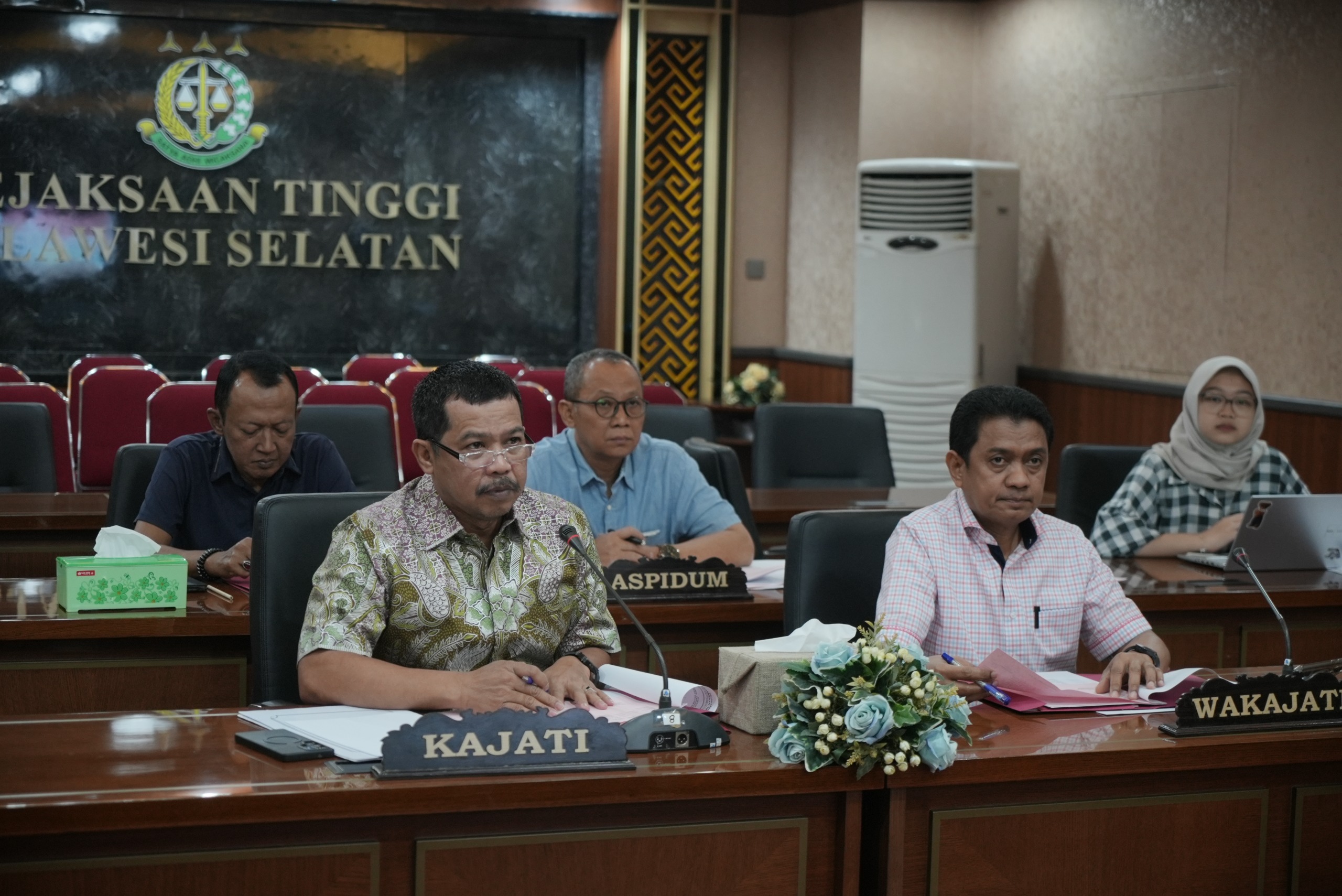 Kajati Sulsel Agus Salim Selesaikan Kasus Penganiayaan Kakak Beradik di Soppeng Lewat Keadilan Restoratif