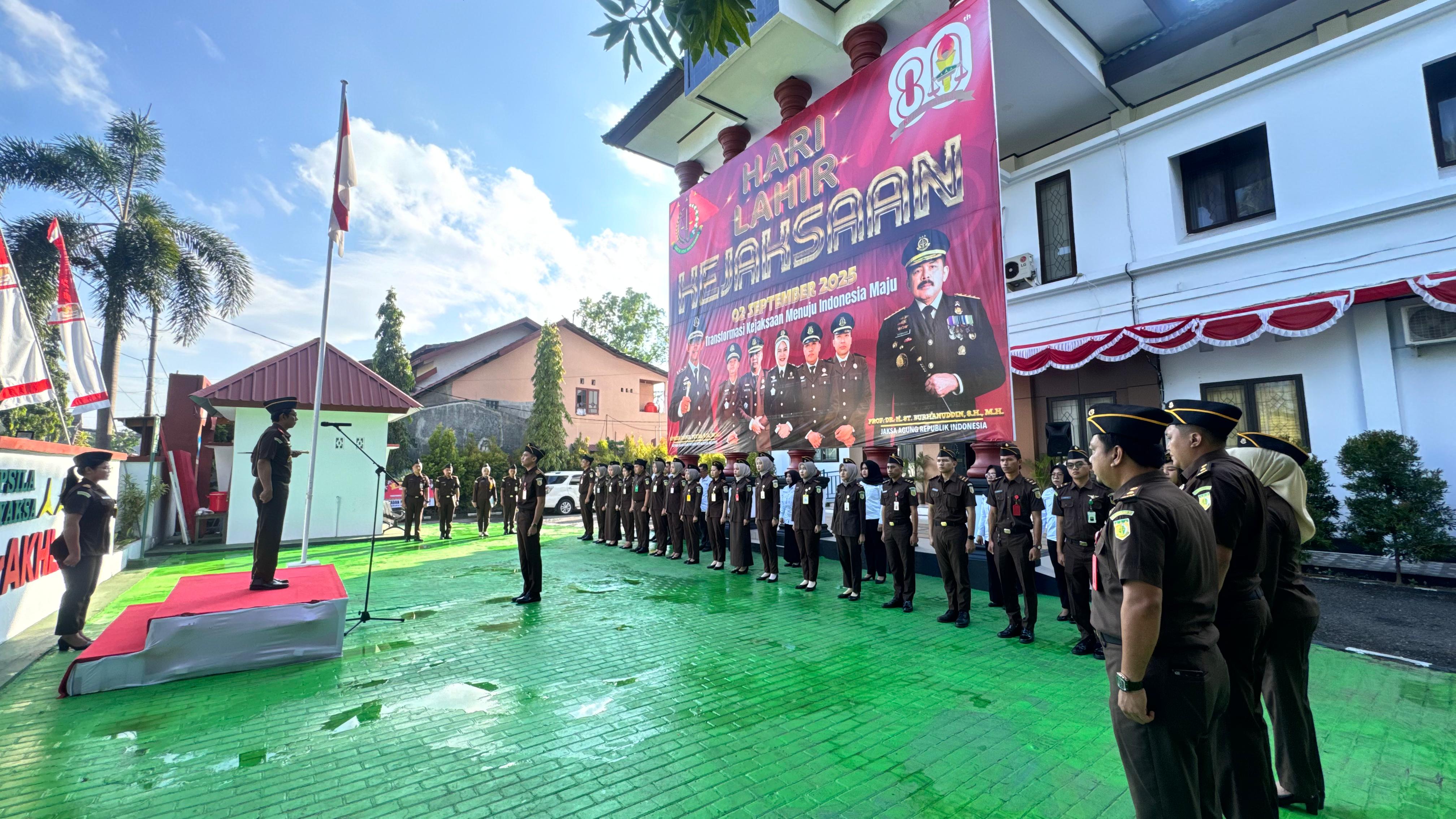 Kajari Kepulauan Selayar Pimpin Apel Pagi Ingatkan Pegawai Untuk Selalu Cepat Dan Sigap Dalam Menjalankan Tugas