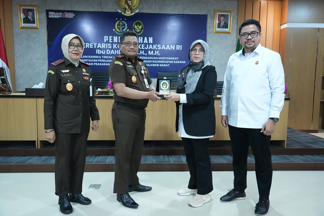 Kunjungan Kerja Komisi Kejaksaan RI di Kejaksaan Tinggi Sulawesi Barat