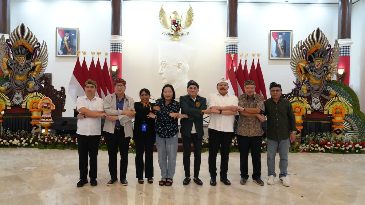 Mengenalkan Budaya dan Adat Bali Delegasi Jaksa ASEAN Lakukan Kunjungan Kultural  ke Istana Kepresidenan Tampaksiring