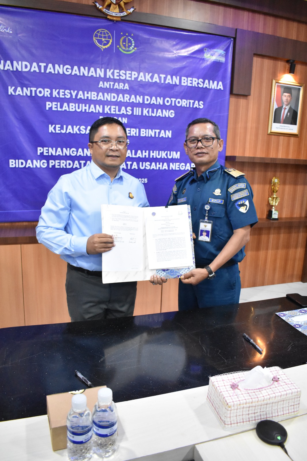 Penandatanganan Memorandum of Understanding MoU) antara Kantor Kesyahbandaran dan Otoritas Pelabuhan Kelas III Kijang dengan Kejaksaan Negeri Bintan