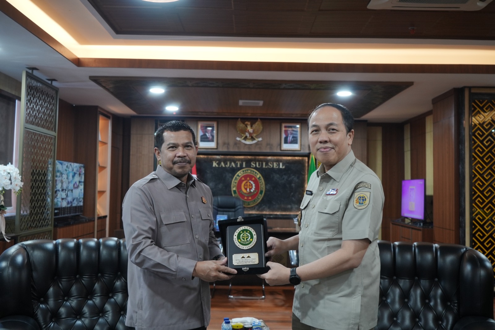 Perkuat Sinergi Hukum dan Pertanahan Kajati Sulsel Agus Salim Terima Silaturahmi Kakanwil BPN Sulsel yang Baru