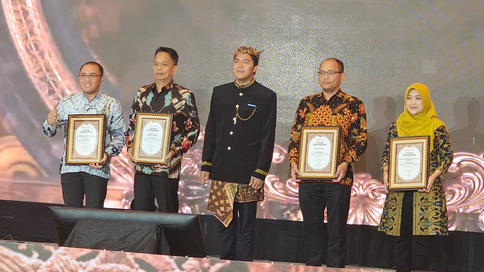 Kejaksaan Agung Raih  Anugerah HUMAS INDONESIA Tahun 2025 Kategori Institusi Terpopuler di Media Sosial