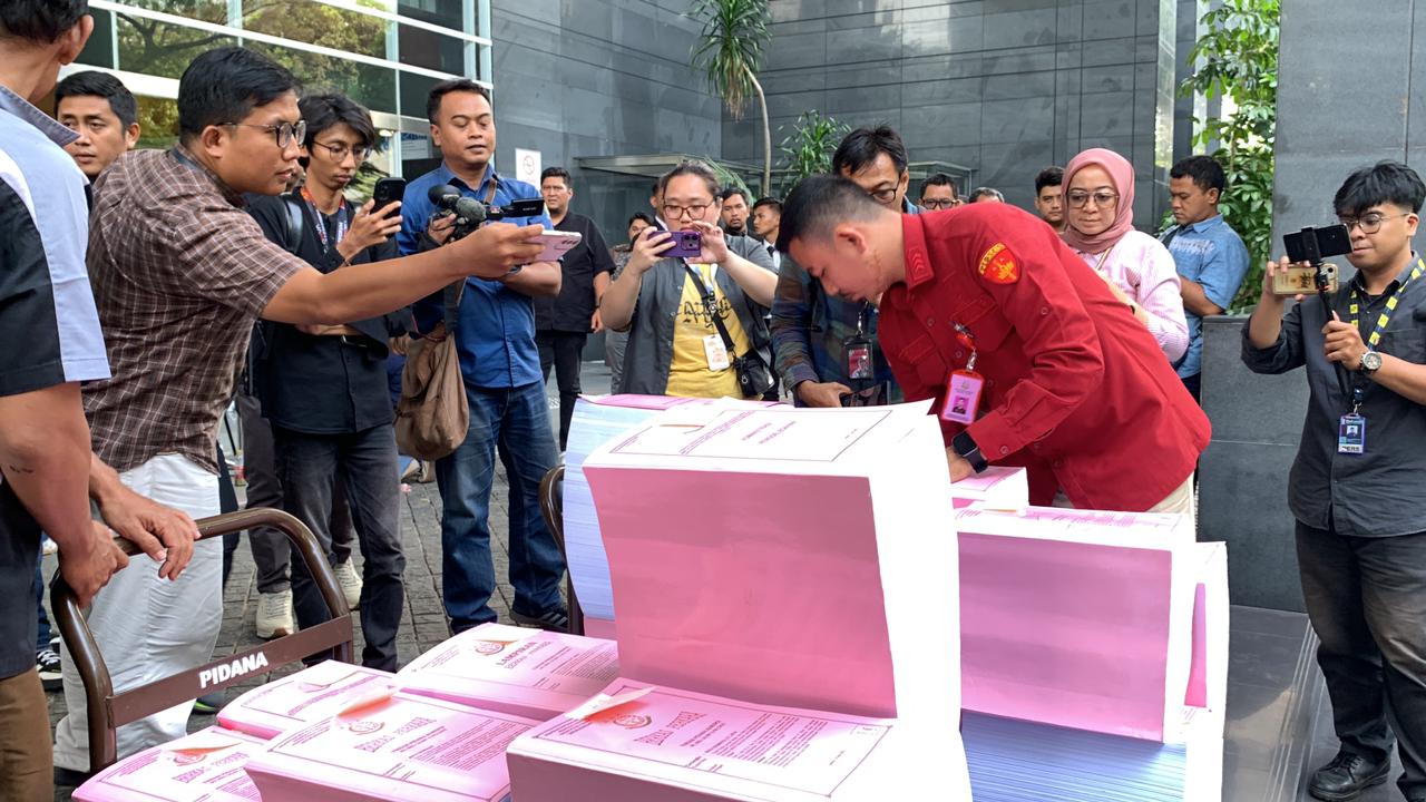 Berkas Perkara 9 Terdakwa Korupsi Minyak Mentah Pertamina di Limpahkan ke Pengadilan Negeri Tipikor Jakarta Pusat