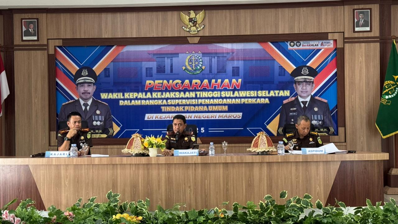 Wakajati Sulsel Robert M Tacoy Supervisi Pidum di Kejari Maros Ingatkan Tertib Administrasi Jaga Integritas Serta Profesional Dalam Penanganan Perkara