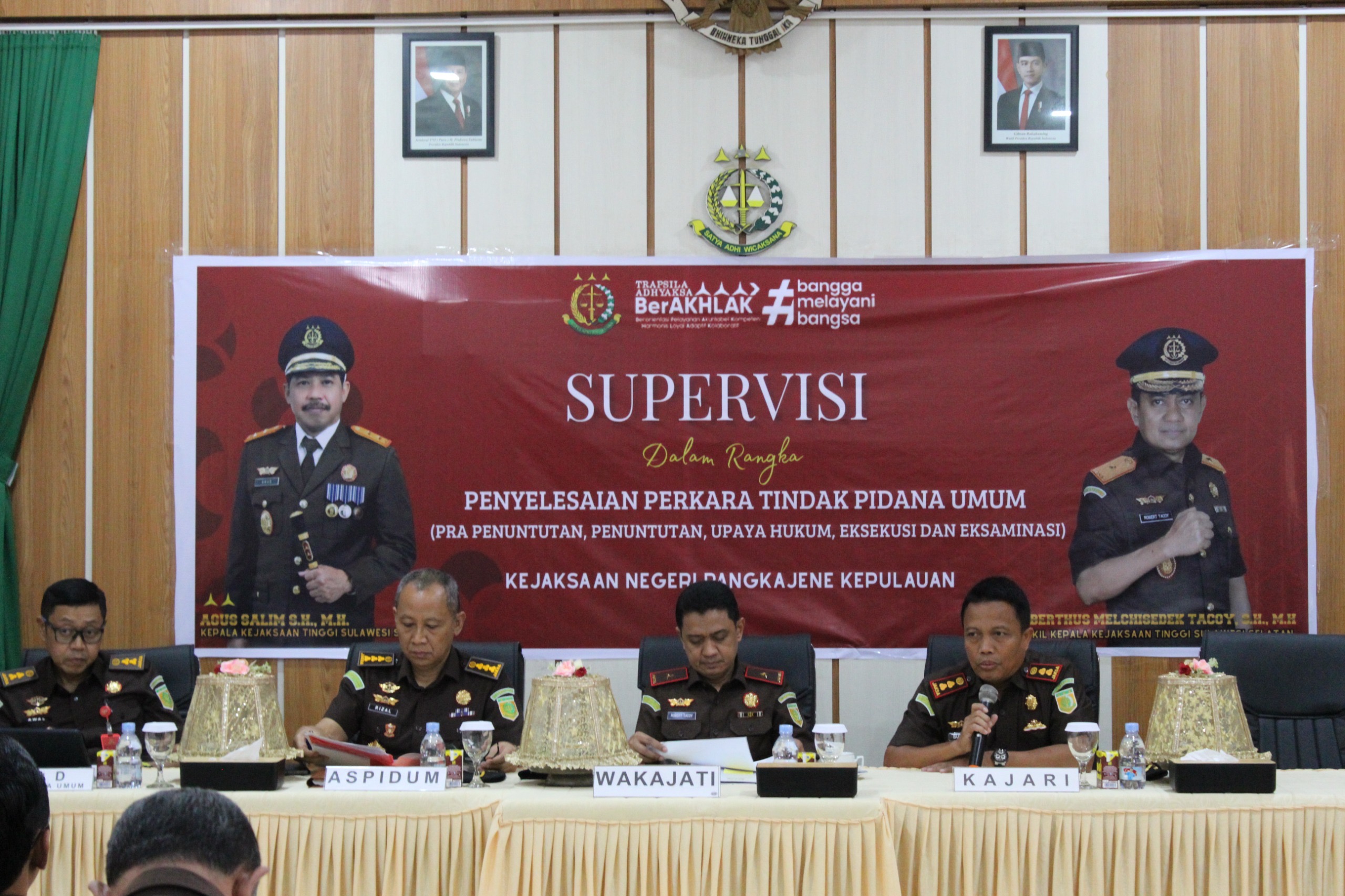 Wakajati Sulsel Robert M Tacoy Tekankan Prinsip Cepat Tepat dan Biaya Ringan dalam Supervisi Penanganan Perkara Pidum di Kejari Pangkep