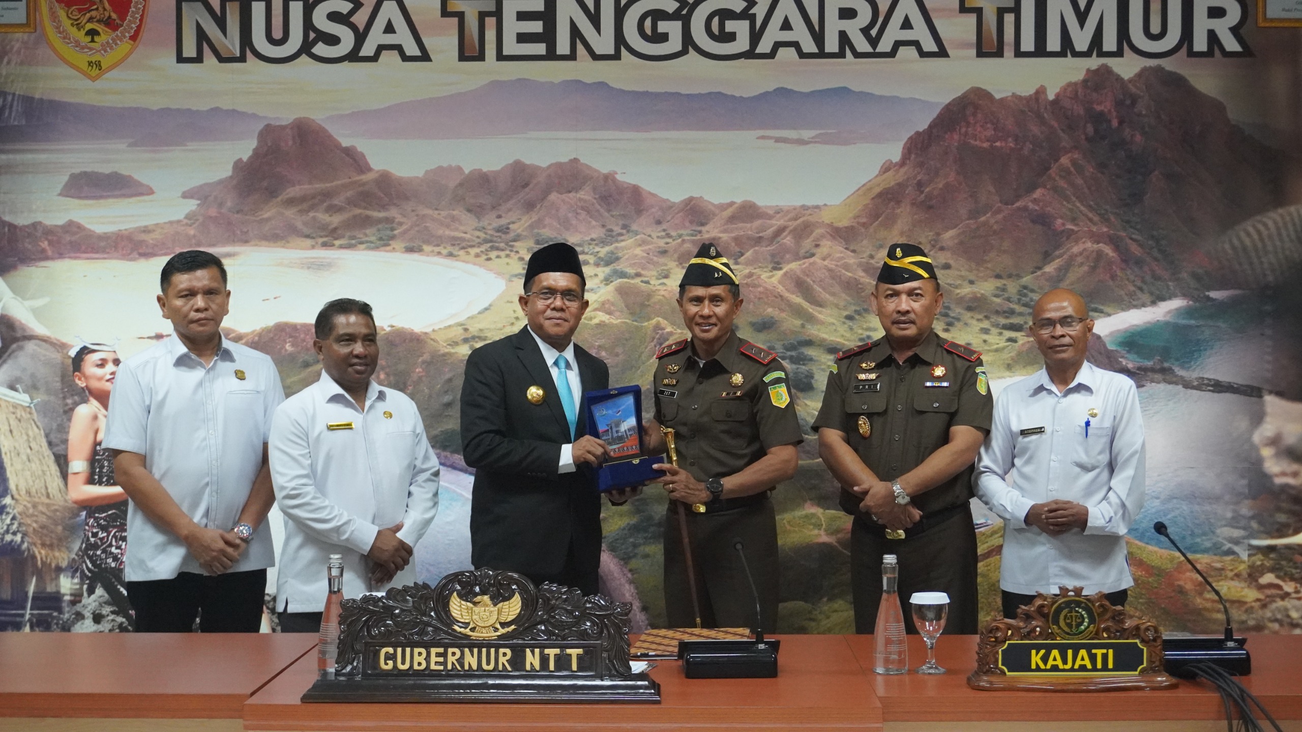 Kejati NTT dan Pemprov NTT Teken Kesepakatan Bersama Perkuat Sinergi Hukum dan Tata Kelola Pemerintahan yang Bersih