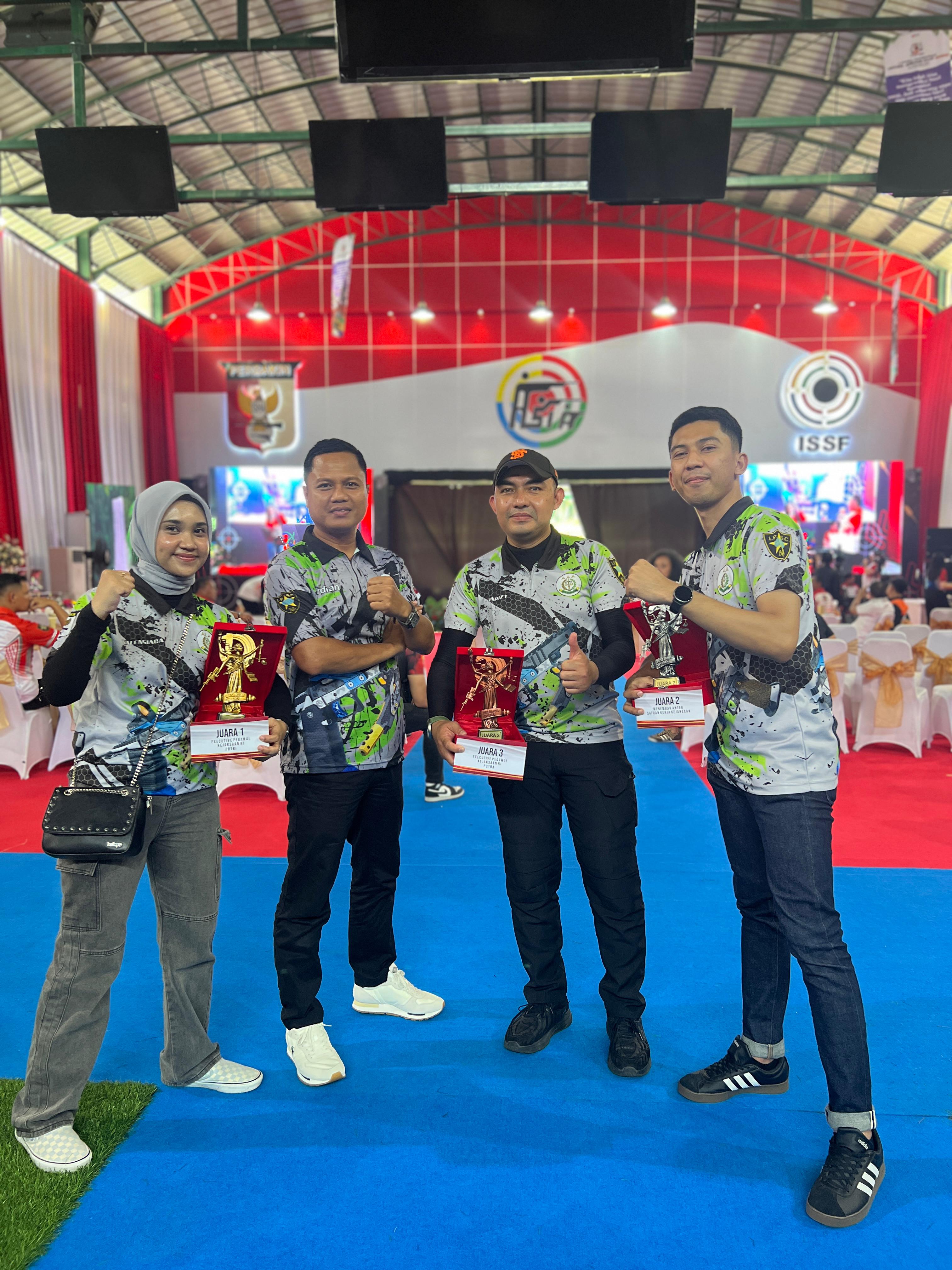 Kejati Sulsel Ukir Prestasi Gemilang Raih 3 Juara di Kejuaraan Menembak Jaksa Agung Cup 2025