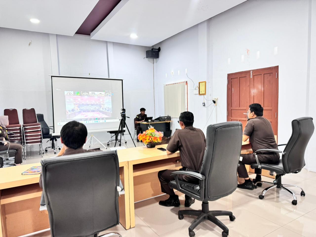 Kajari Kepulauan Selayar Hadiri Kick Of Meeting Penyusunan Rekomendasi Kebijakan Pengelolaan Kegiatan Strategis Berbasis Corporate Strategy Kejaksaan