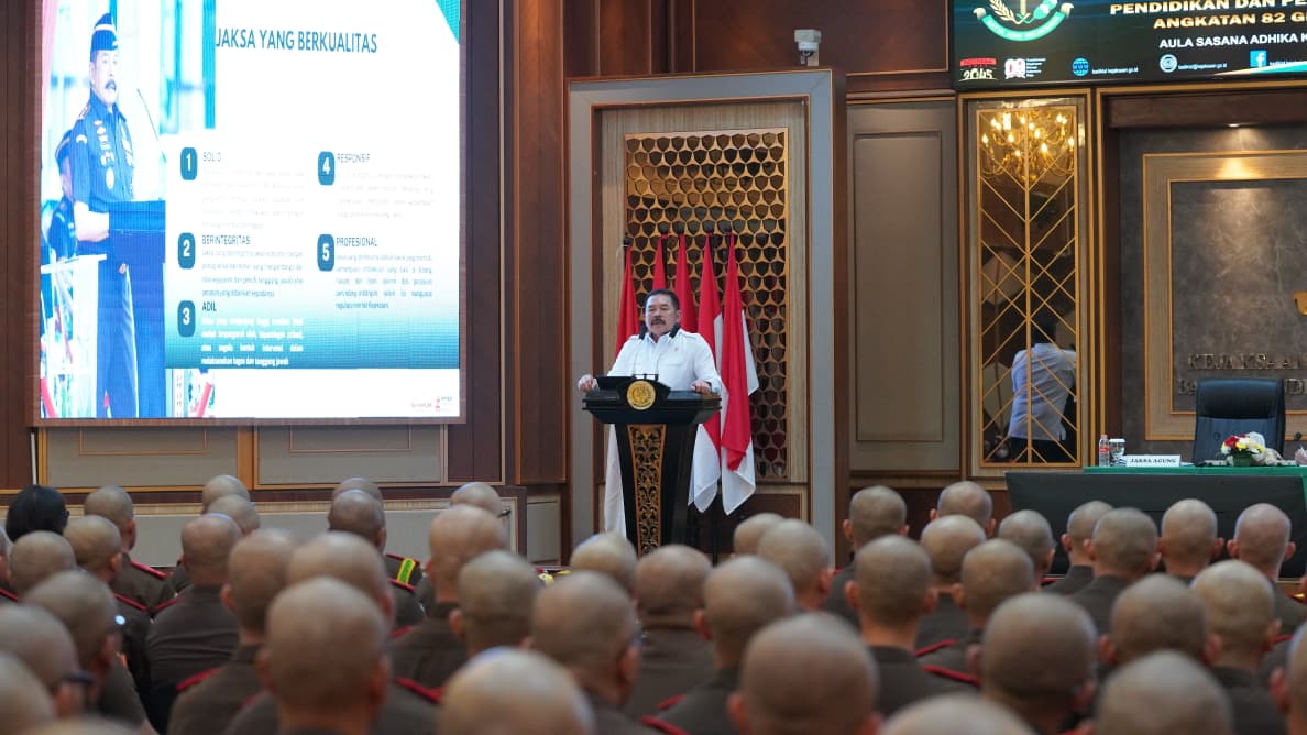 Jaksa Agung Berikan Pembekalan  ke Peserta PPPJ Angkatan 82 Gelombang II Tahun 2025  Tekankan Karakter JAKSA BERKUALITAS