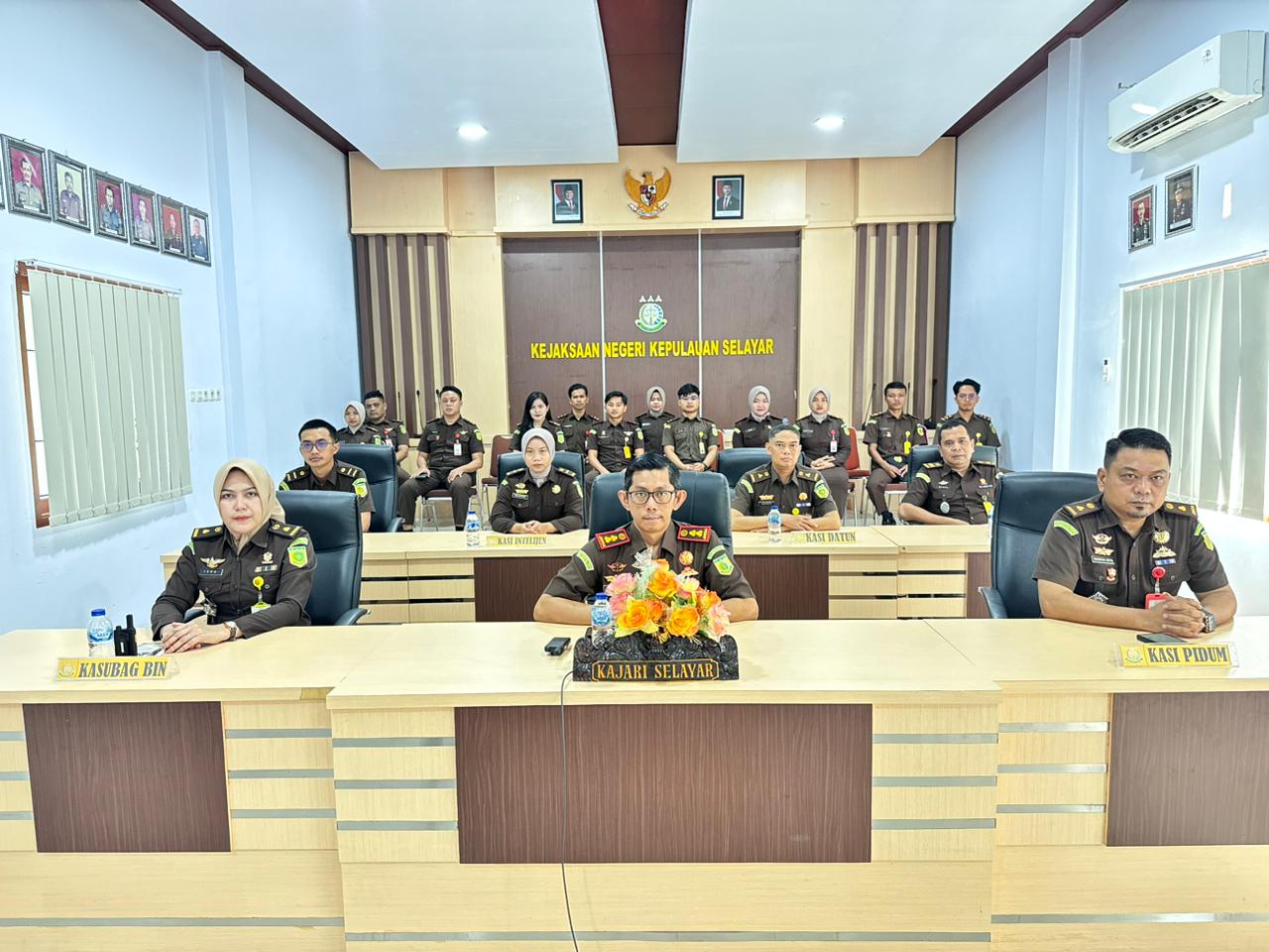 Kajari Kepulauan Selayar Hadiri Audiensi Kepala Kejaksaan Tinggi Sulawesi Selatan dengan Kepala Kejaksaan Negeri se-Sulawesi Selatan beserta jajaran Secara Daring