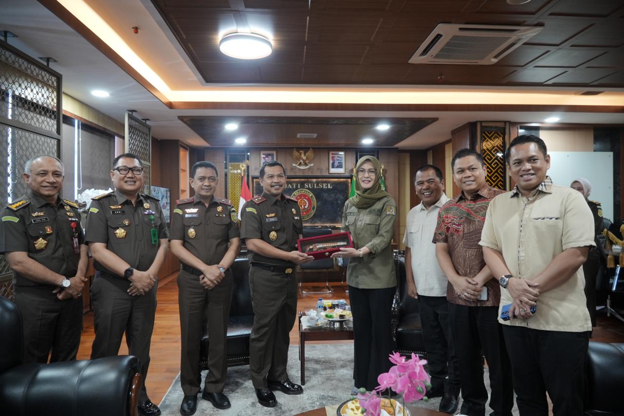 Mohon Pamit Kajati Sulsel Agus Salim Terima Kunjungan Silaturahmi Pimpinan DPRD Sulsel