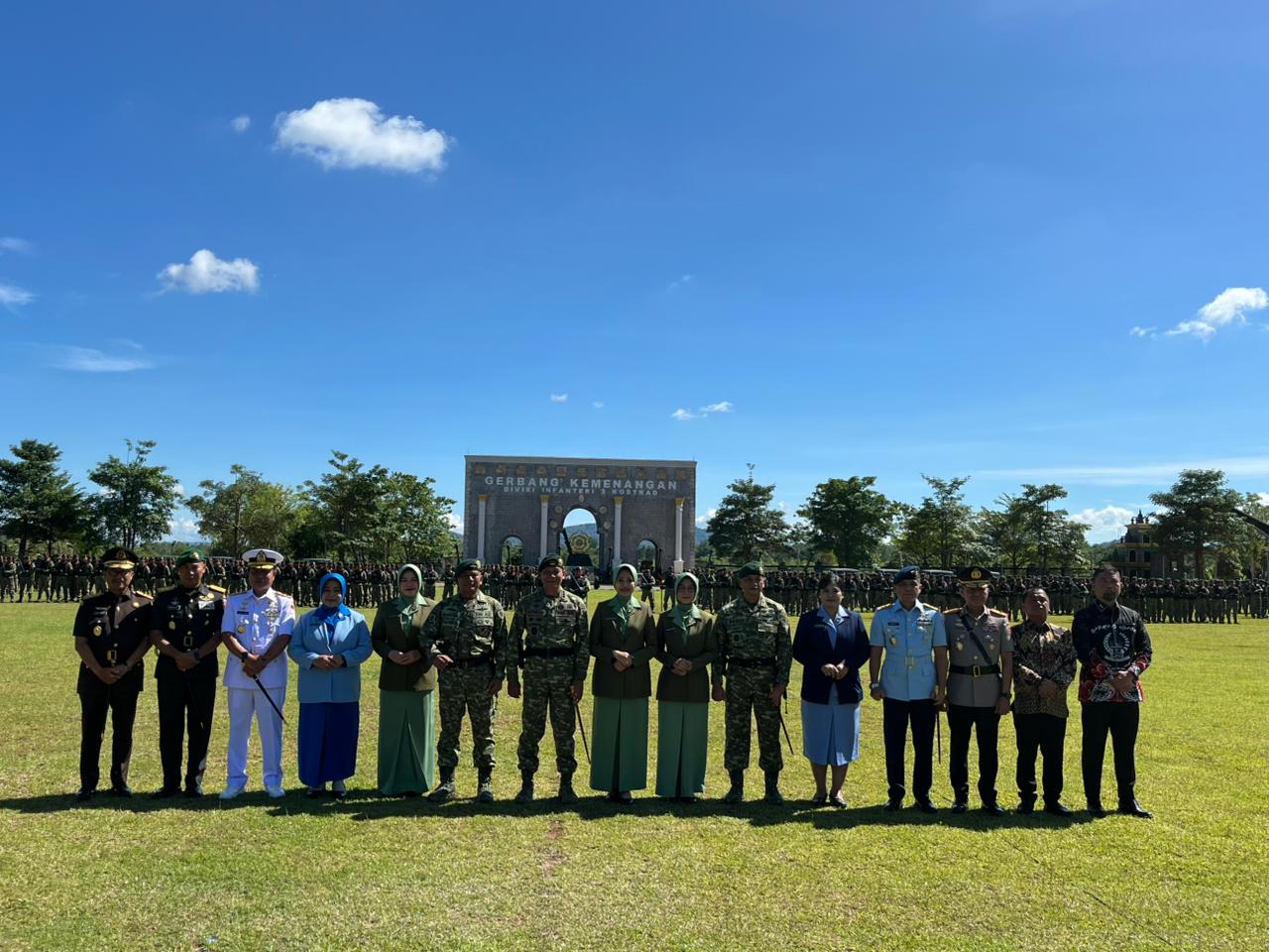 Kajati Sulsel Dr Didik Farkhan Alisyahdi Hadiri Sertijab Pangdivif 3 Kostrad Perkuat Sinergi Forkopimda