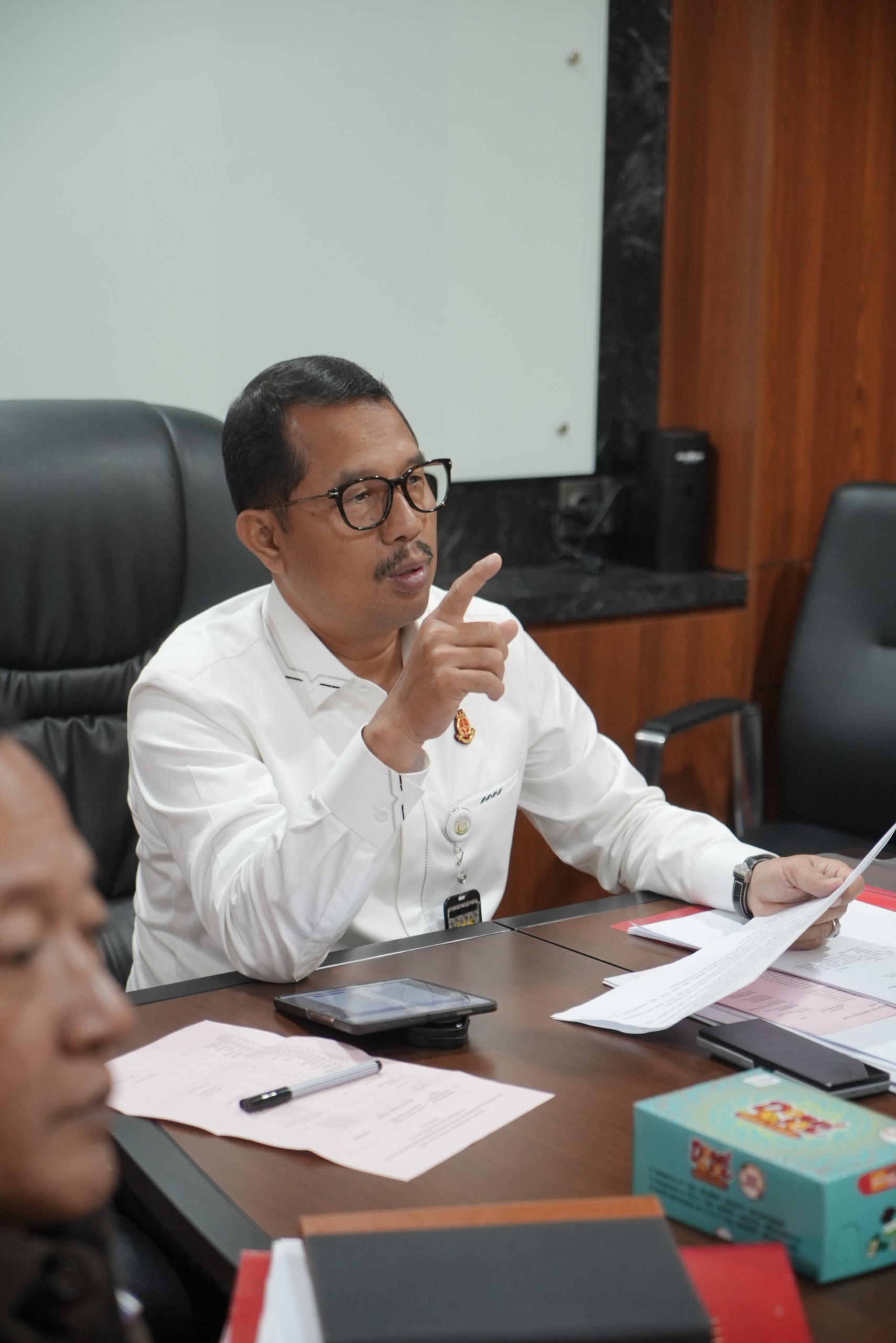 Kajati Sulsel Dr Didik Farkhan Setujui RJ Kasus Penganiayaan Ringan di Sinjai Mahasiswa Pukul Sepupu Dihukum Bersihkan Masjid 3 Minggu