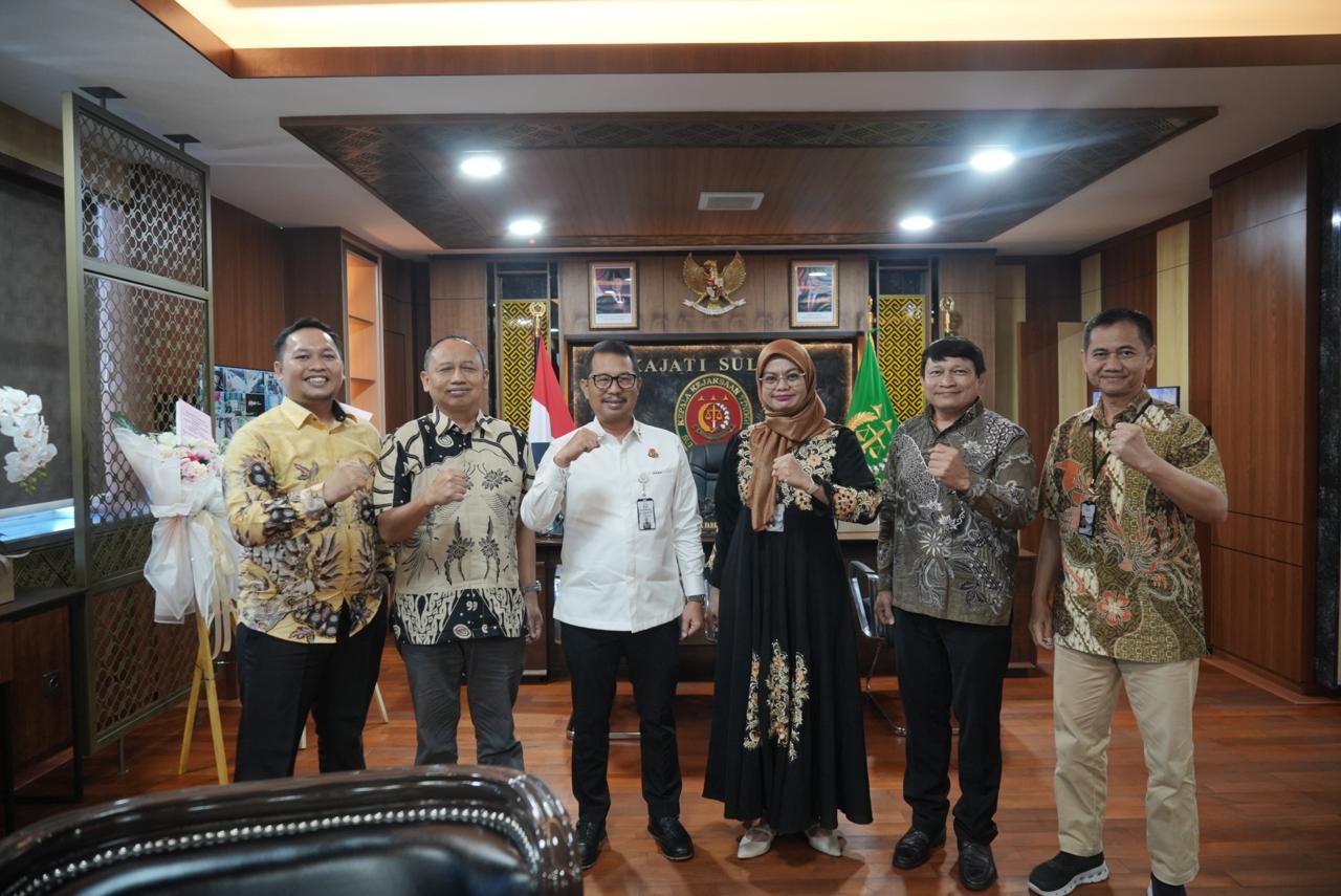 Kajati Sulsel Dukung Penuh Hilirisasi Riset Prioritas Nasional Bertemu Tim Pengkaji Eksoskeleton dari Universitas Gunadarma