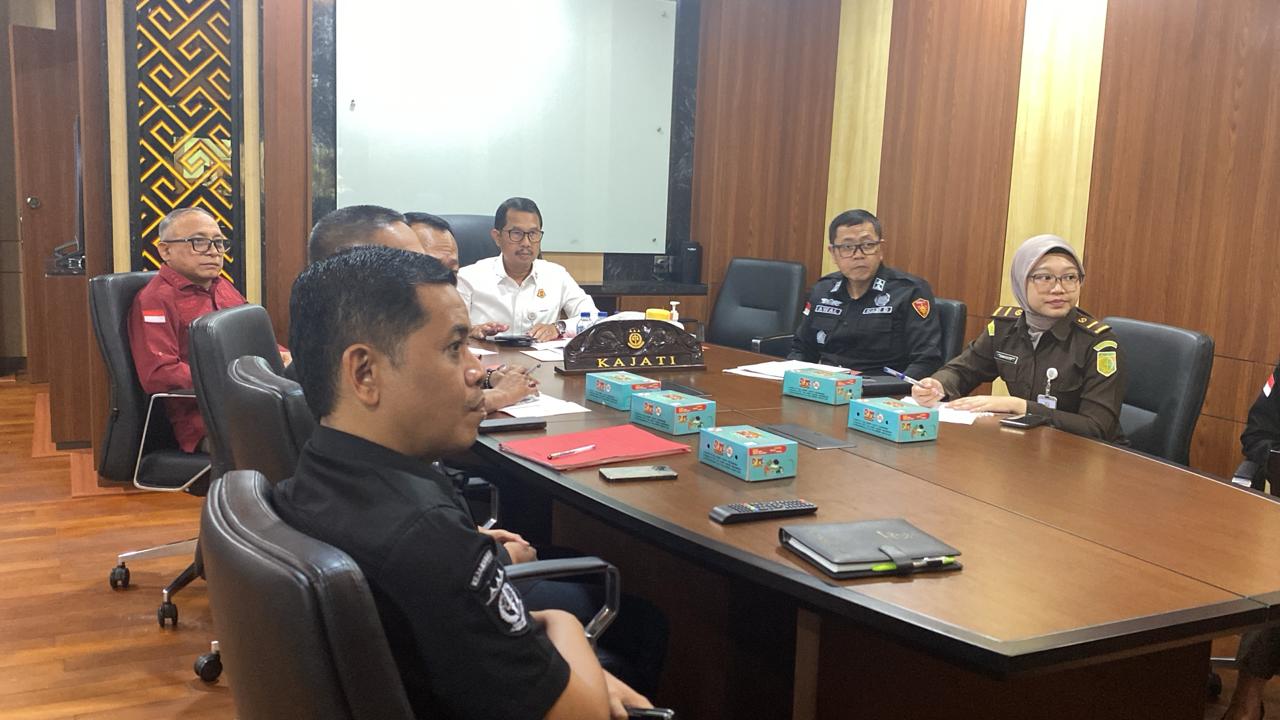 Kajati Sulsel Didik Farkhan Setujui RJ Kasus Laka Lantas di Takalar Tersangka Supir Bus Damri Bebas Setelah Santuni Korban