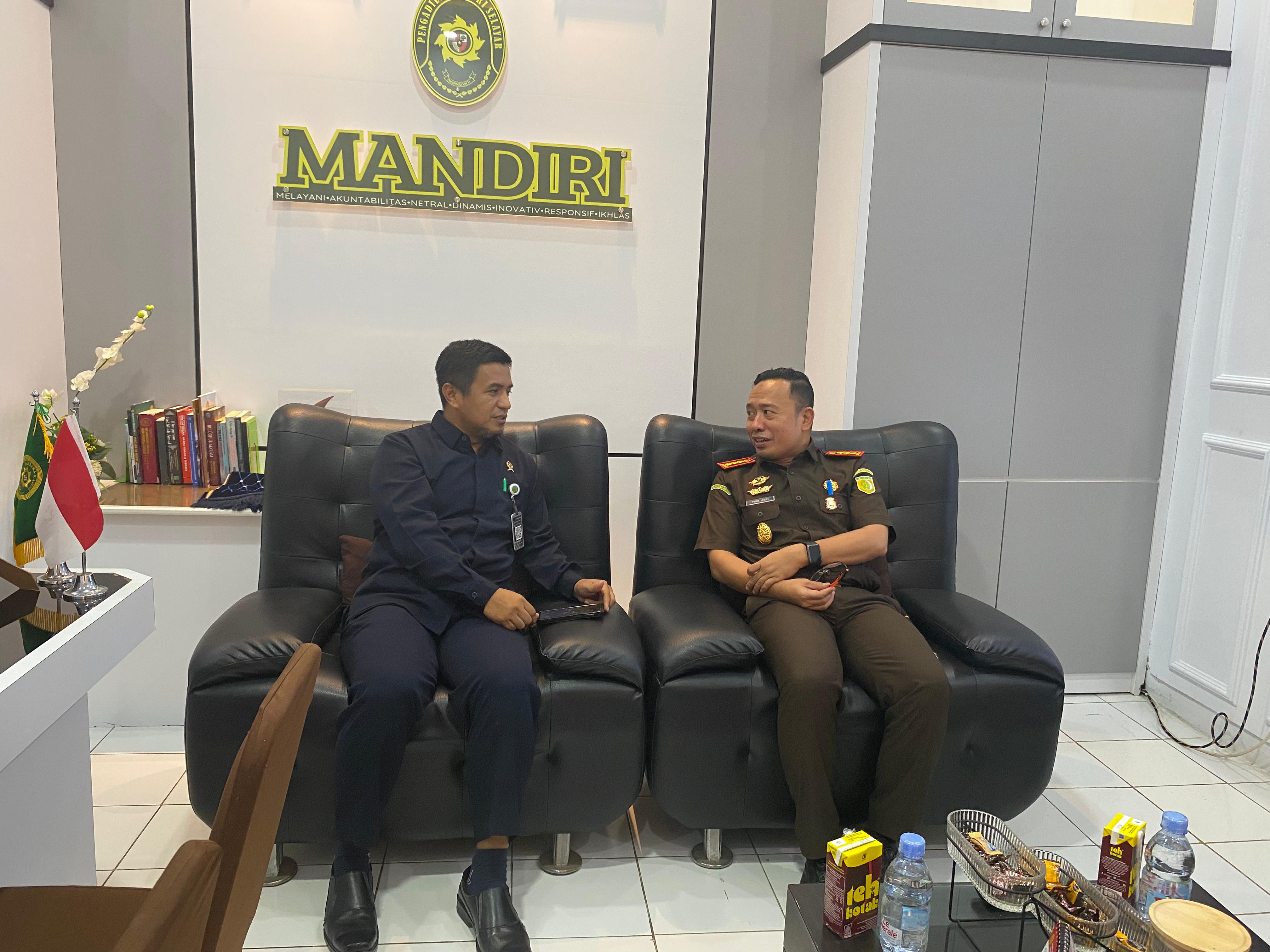 Kunjungan Silaturahmi Kajari Kepulauan Selayar Ke Ketua Pengadilan Negeri Selayar