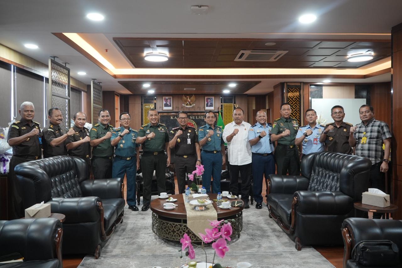 Kajati Sulsel Didik Farkhan Sambut Kunjungan Kababinkum TNI Perkuat Sinergi Penanganan Perkara Koneksitas
