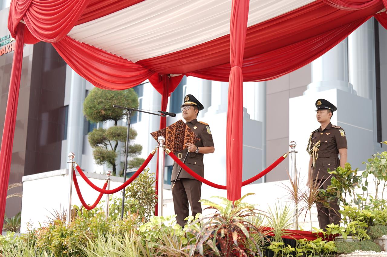 Kejati Sulsel Gelar Upacara Peringatan Hari Pahlawan 2025 Jaksa Diminta Teladani Semangat Perjuangan