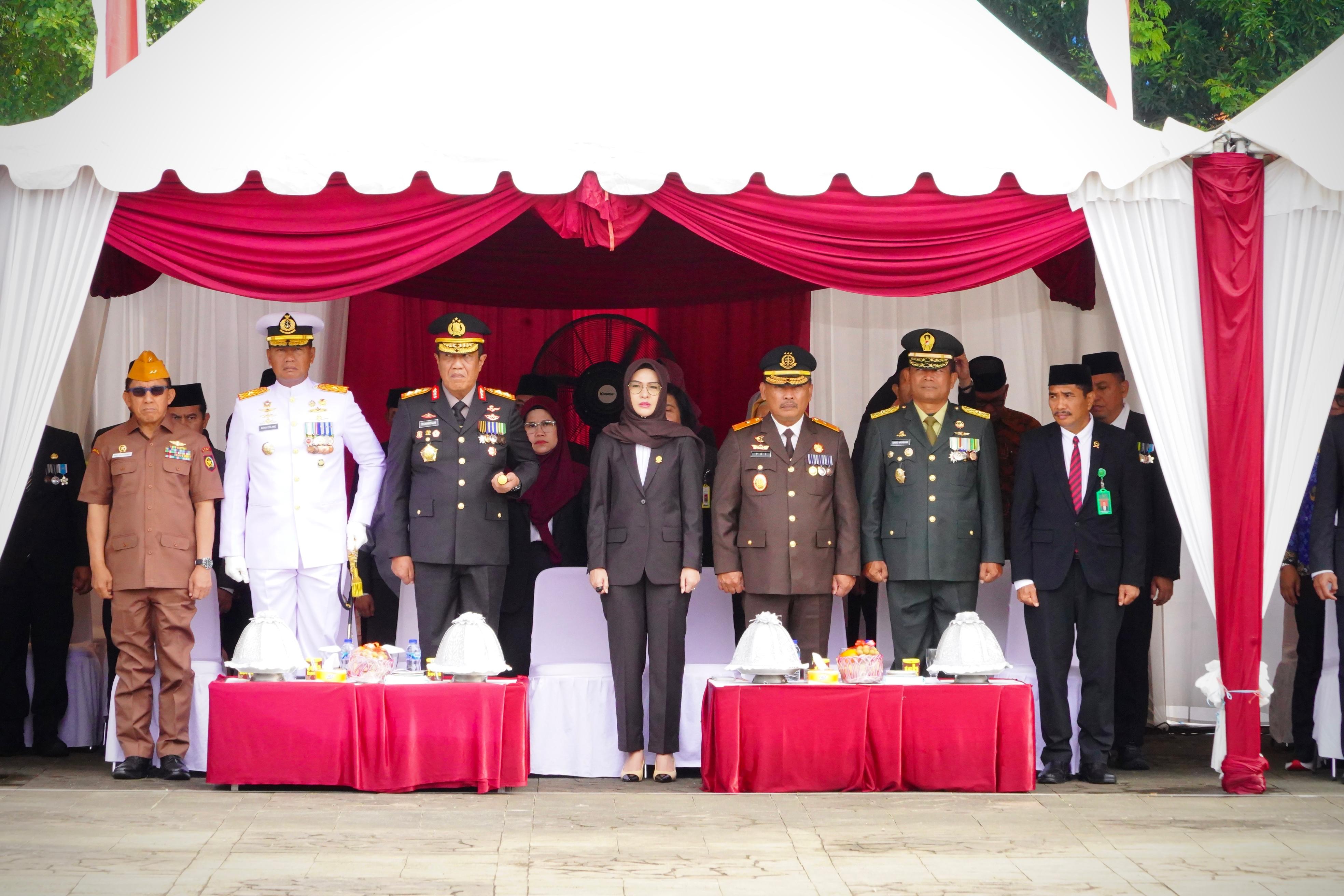 Wakajati Sulsel Prihatin Hadiri Upacara Peringatan Hari Pahlawan Tingkat Provinsi di TMP Panakkukang