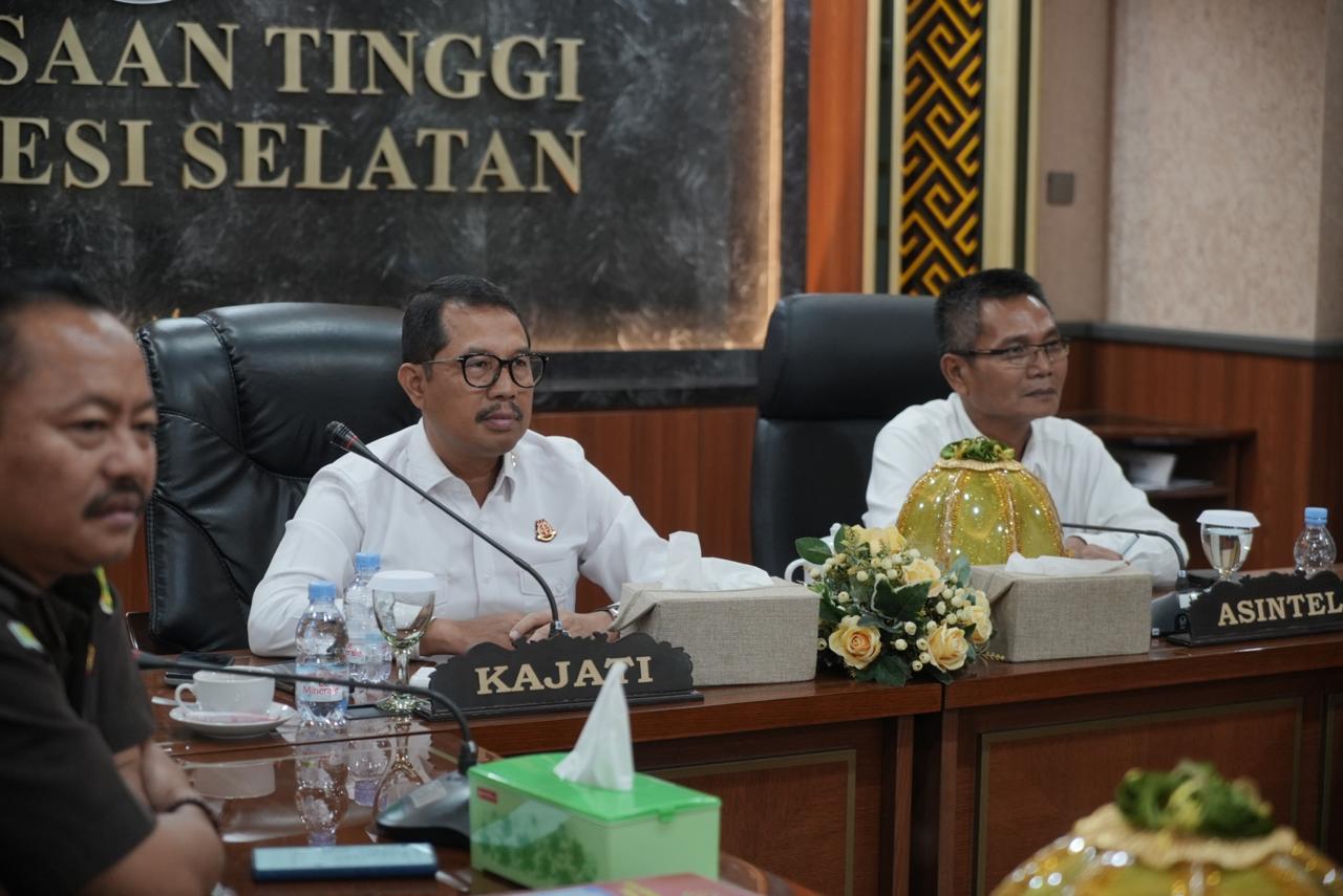 Tegakkan Marwah Institusi Kajati Sulsel Siap Tindak Pegawai yang Flexing di Media Sosial