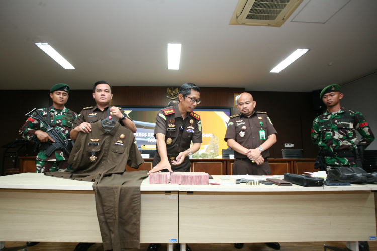 press release pengamanan seorang jaksa gadungan berinisial TRM