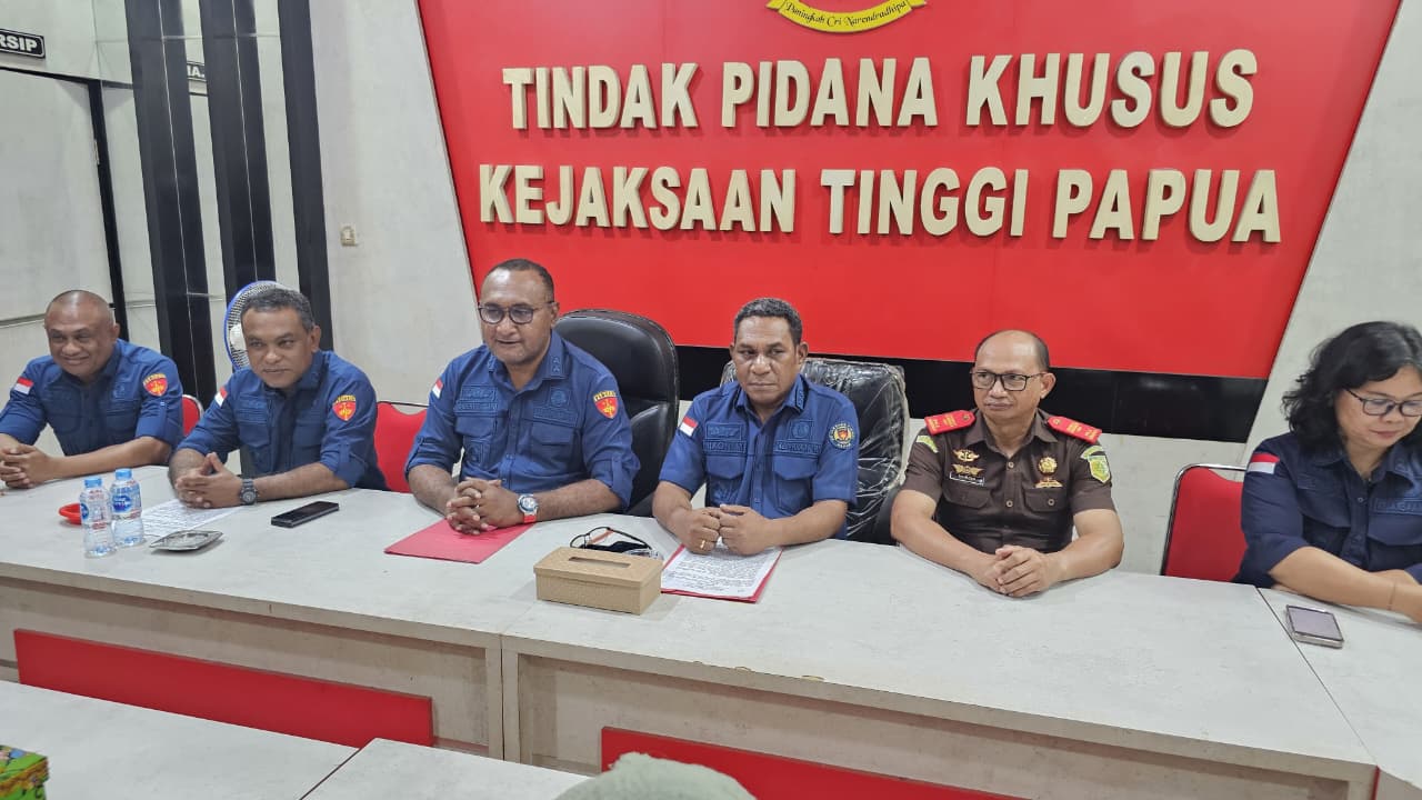 KEJAKSAAN TINGGI PAPUA TINGKATKAN PENANGANAN DUGAAN KORUPSI PROYEK JALAN YURUF–AMGOTRO SEMOGRAFI KE TAHAP PENYIDIKAN