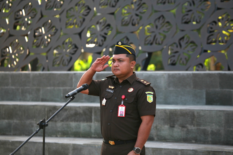 KEJAKSAAN NEGERI TANGERANG SELATAN MELAKSANAKAN APEL KERJA SEBAGAI BENTUK KOMITMEN TERHADAP PROFESIONALISME DAN INTEGRITAS DALAM MENJALANKAN TUGAS PENEGAKAN HUKUM