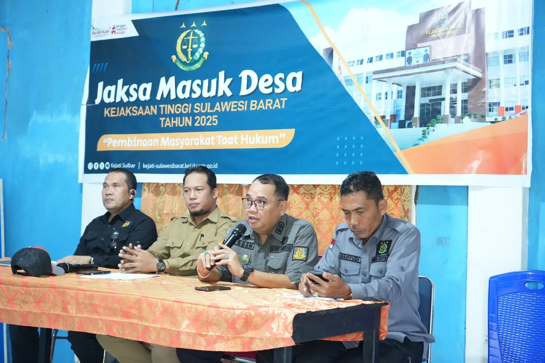 Jaksa Masuk Desa JMD) Kejaksaan Tinggi Sulawei Barat melaksanakan kegiatan Jaksa Garda Desa Jaga Desa)