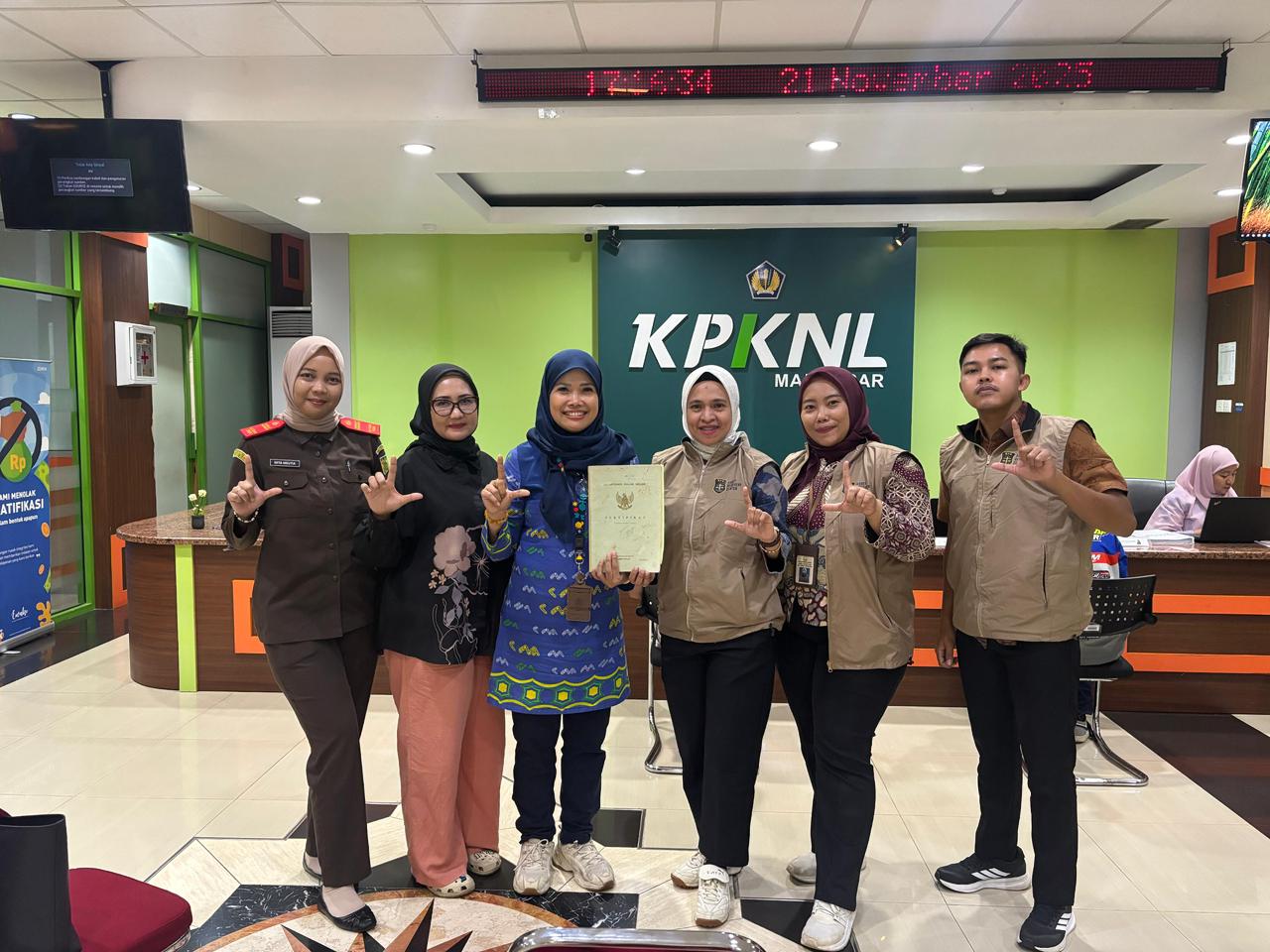 Badan Pemulihan Aset  Lelang Barang Rampasan Negara cq PT Elnusa Tbk dari Terpidana Ivan CH Litha