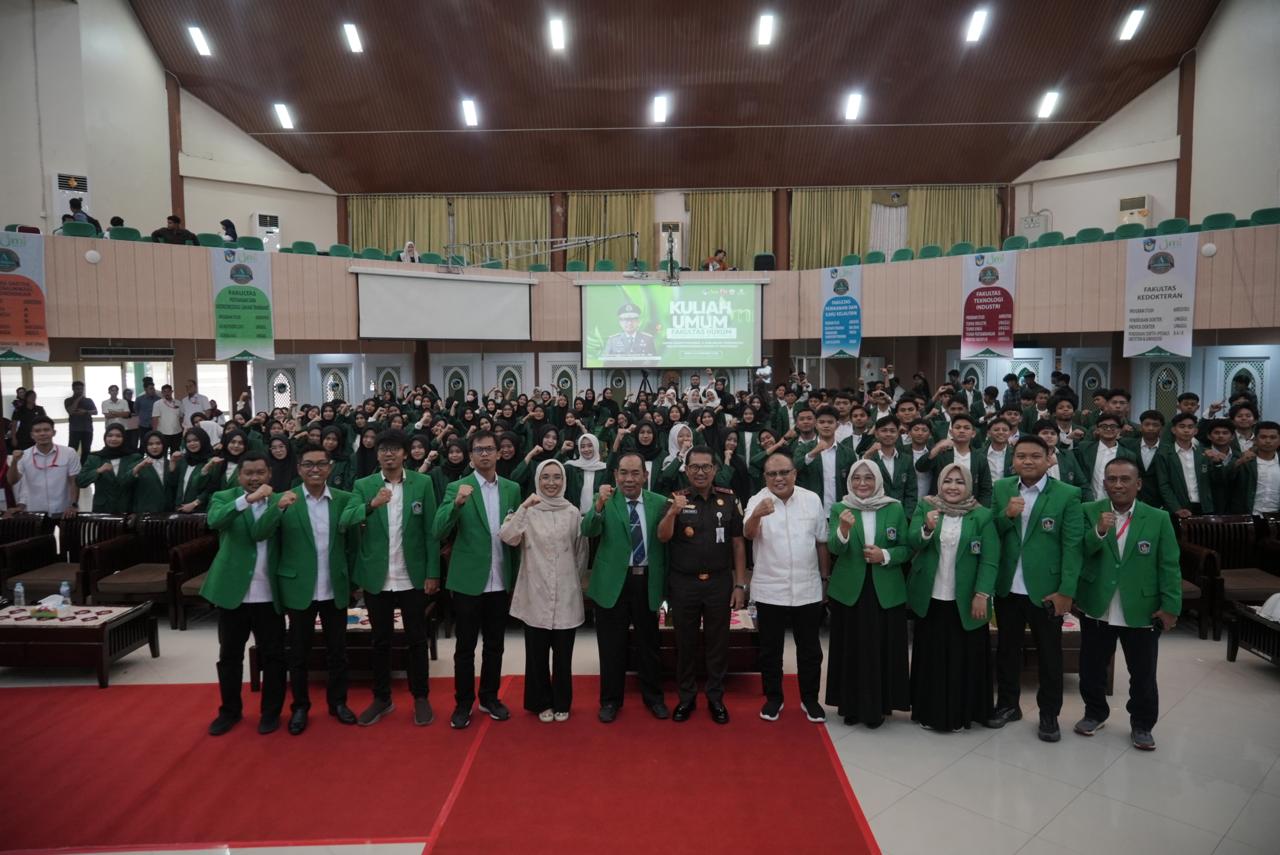 Kajati Sulsel Didik Farkhan Tekankan Prinsip Restorative Justice dan Transformasi Digital dalam Kuliah Umum di UMI