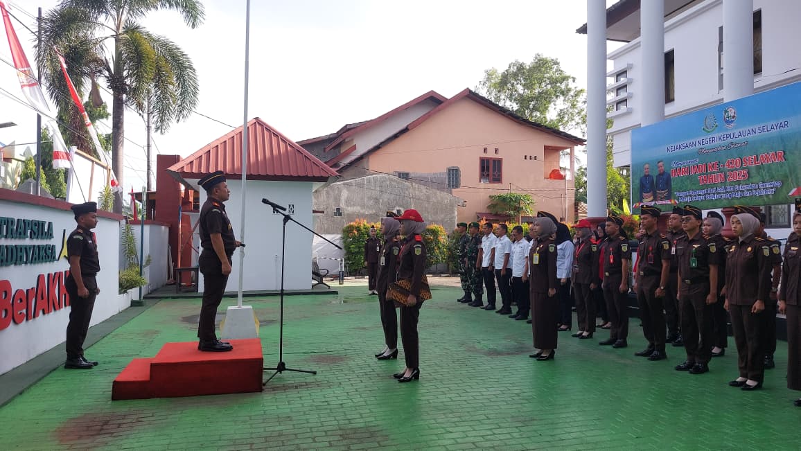 Kajari Kepulauan Selayar Pimpin Apel Pagi Kejaksaan Negeri Kepulauan Selayar