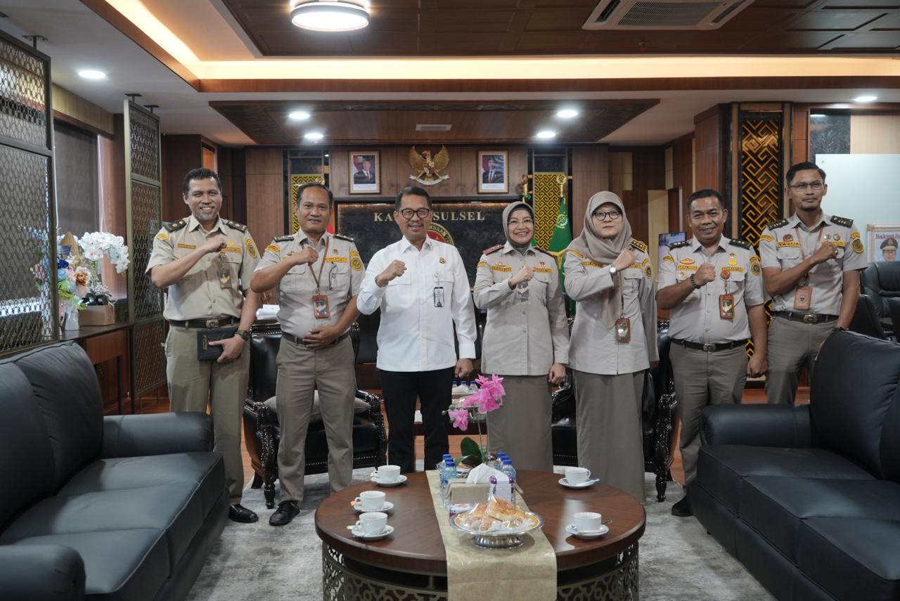 Kejati Sulsel Perkuat Sinergi Dengan Balai Besar Karantina Sulsel Fokus Amankan Lalu Lintas Hewan Ikan dan Tumbuhan