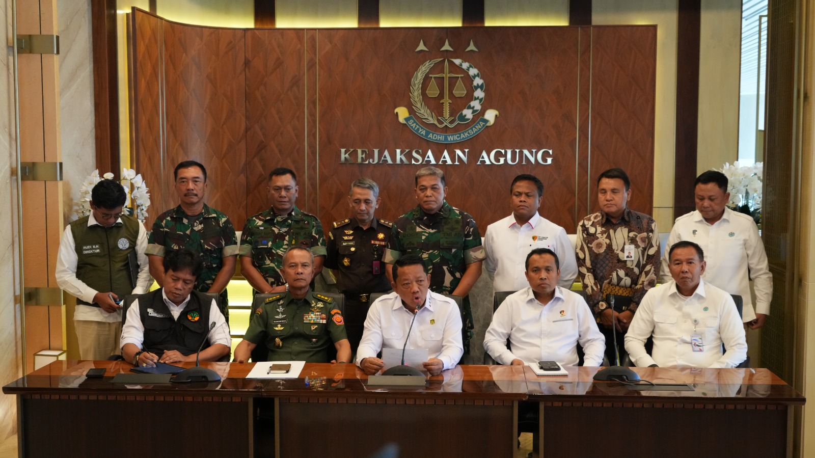 Tim Satgas PKH Rapat Koordinasi Terkait  Hasil Investigasi Bencana Provinsi Aceh Sumatera Utara dan Sumatera Barat