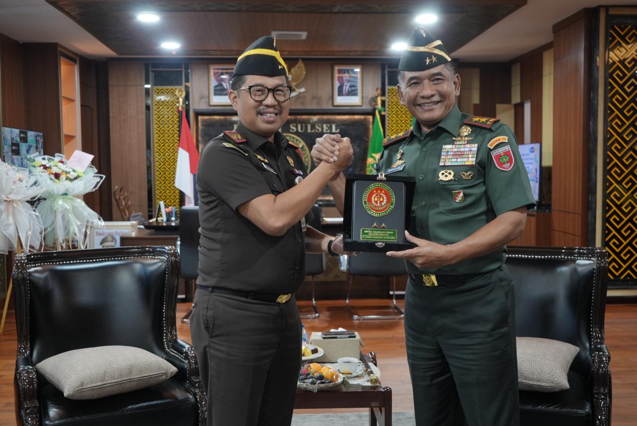 Tingkatkan Sinergitas Kajati Sulsel dan Pangdam XIV Hasanuddin Perkuat Kolaborasi Penegakan Hukum