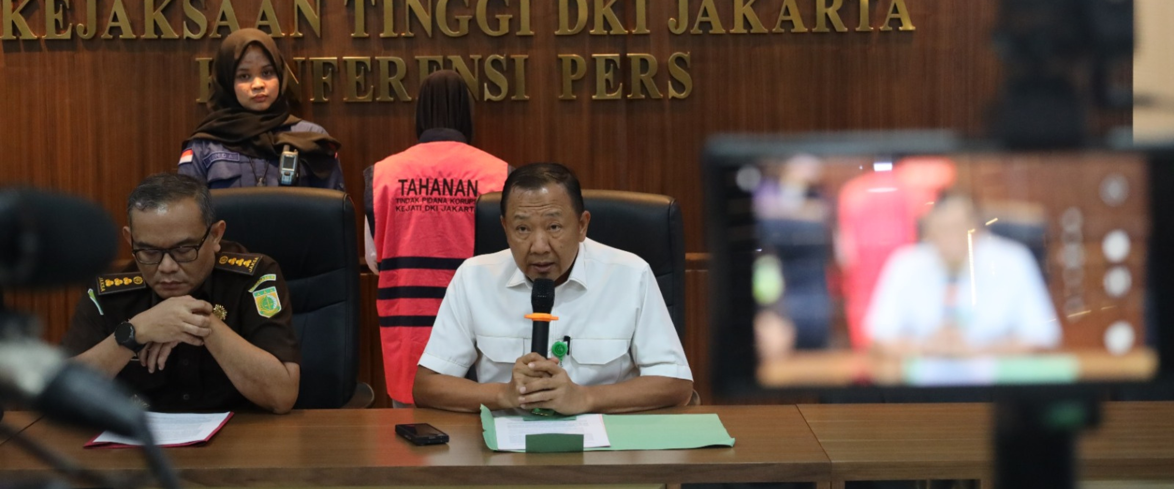Kejati DK Jakarta Melakukan Penahanan Tersangka Dugaan Tindak Pidana Korupsi Klaim Fiktif Jaminan Kecelakaan kerja JKK) pada BPJS Ketenagakerjaan Kantor Wilayah DKI Jakarta Tahun Anggaran 2014-2024