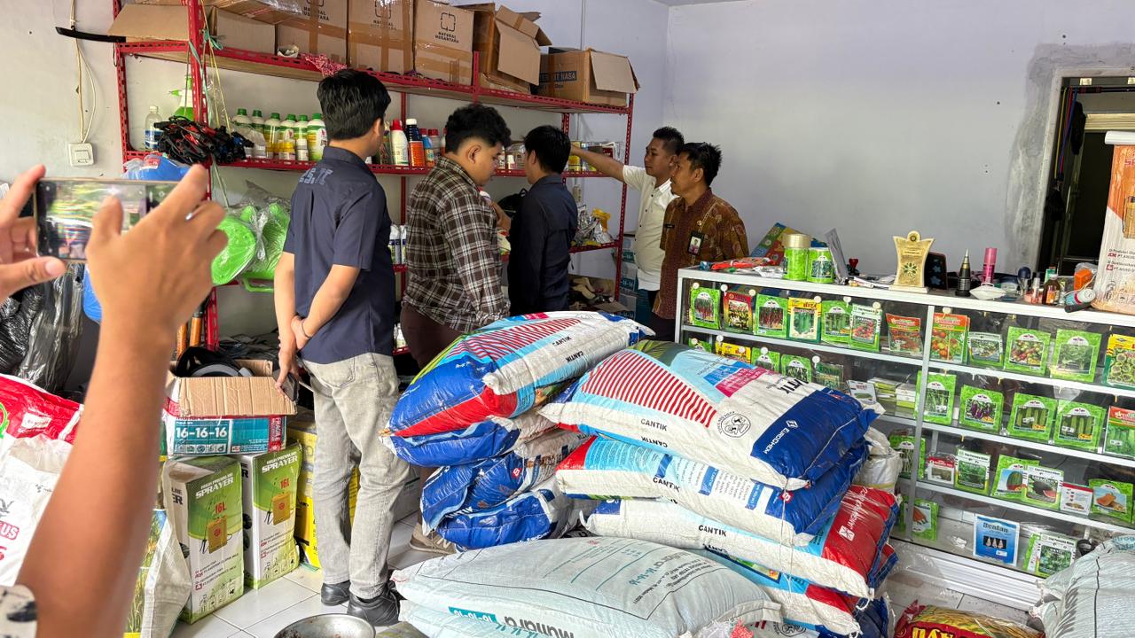 Inspeksi Mendadak SIDAK oleh Bidang Intelijen bersama Anggota Komisi Pengawasan Pupuk dan Pestisida KPPP Kabupaten Kepulauan Selayar