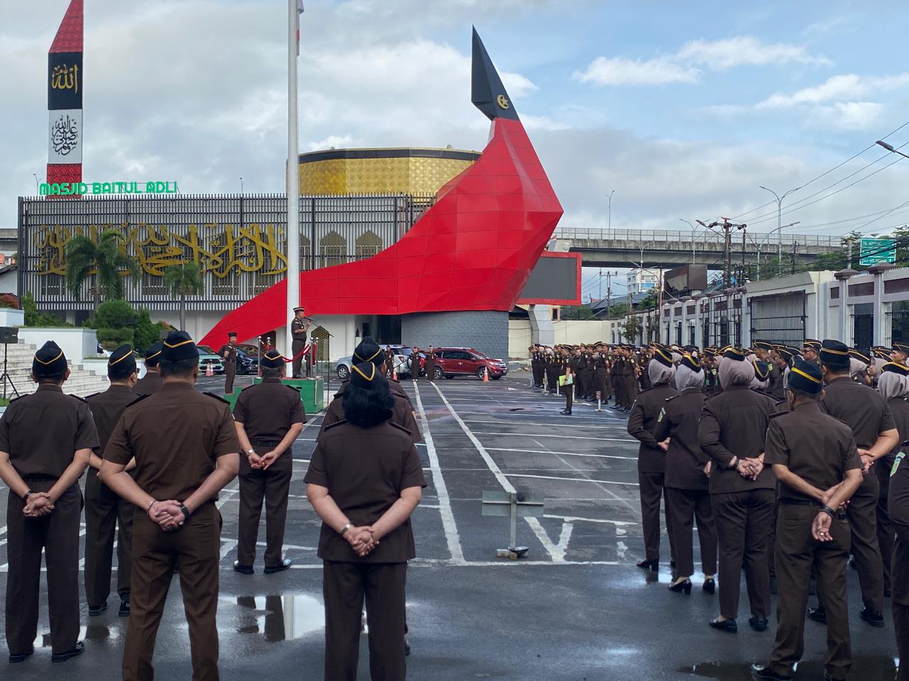 Pimpin Apel Perdana 2026 Wakajati Sulsel Tekankan Integritas dan Kesiapan Jaksa Hadapi KUHP Baru