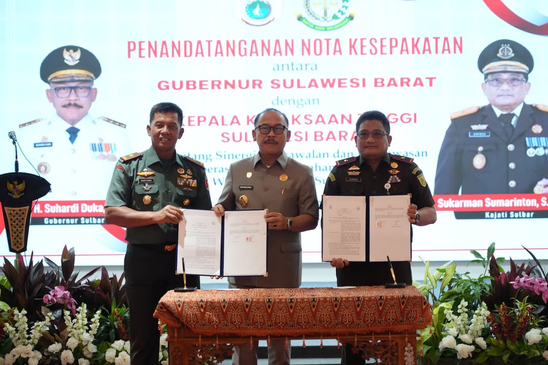 Penandatanganan Nota Kesepakatan tentang Pengawalan dan Pengamanan Percepatan Pembangunan Koperasi DesaKelurahan Merah Putih di Wilayah Provinsi Sulawesi Barat