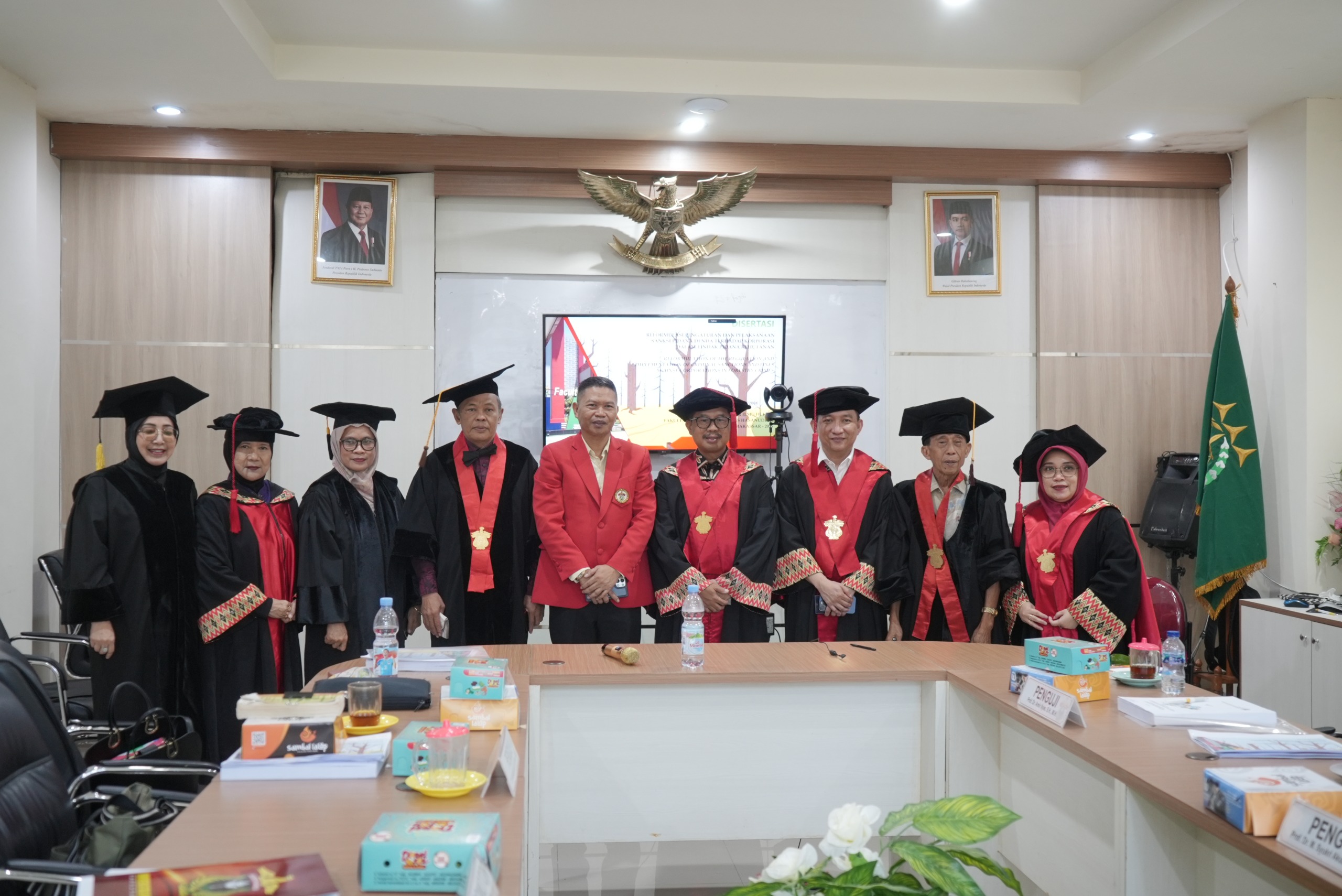 Kajati Sulsel Jadi Penguji Eksternal Ujian Disertasi Terkait Pidana Korporasi Kehutanan di Fakultas Hukum Unhas