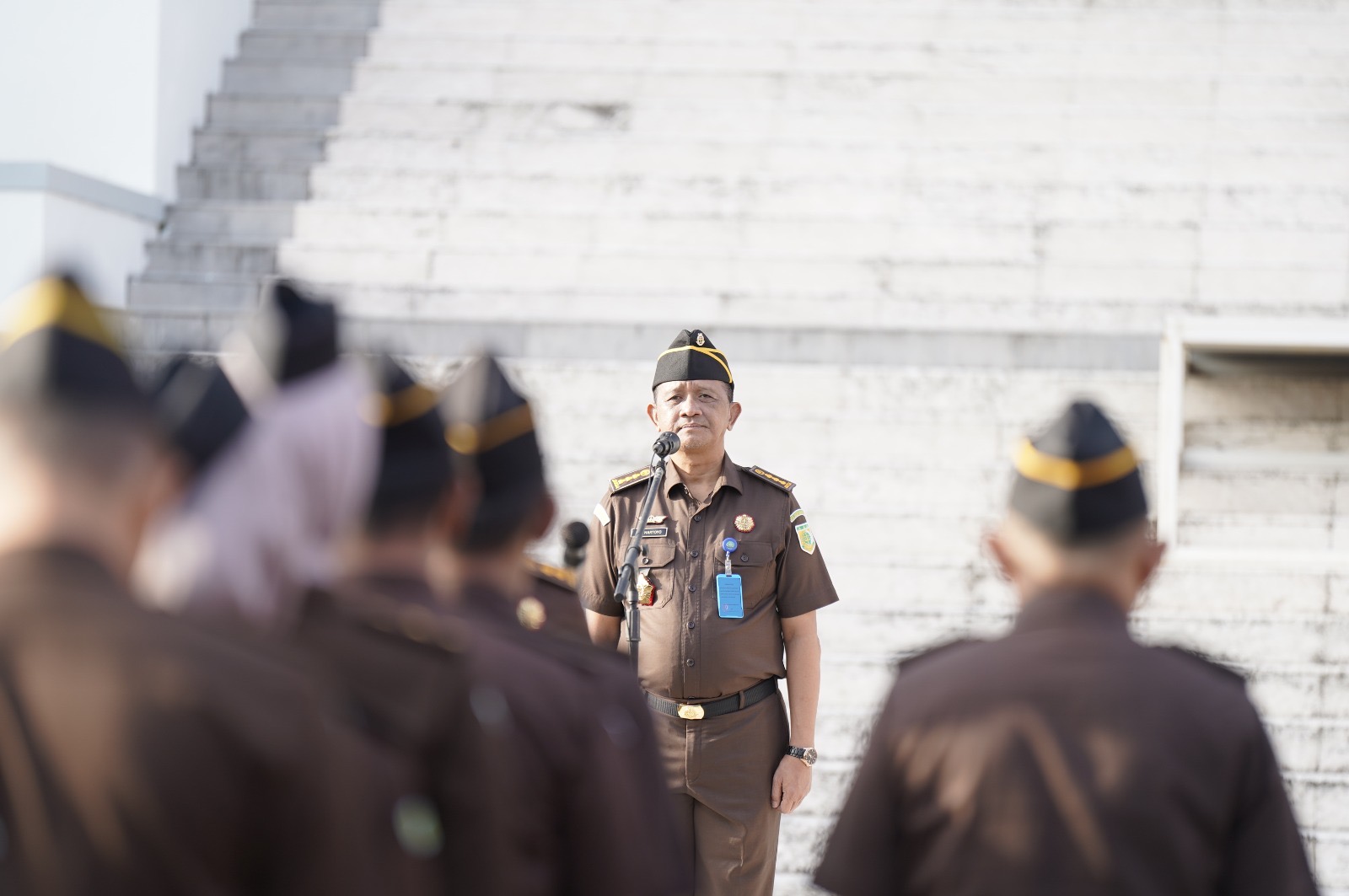 Pimpin Apel Pagi Aswas Kejati Sulsel Tekankan Profesionalisme dan Adaptasi Regulasi Baru