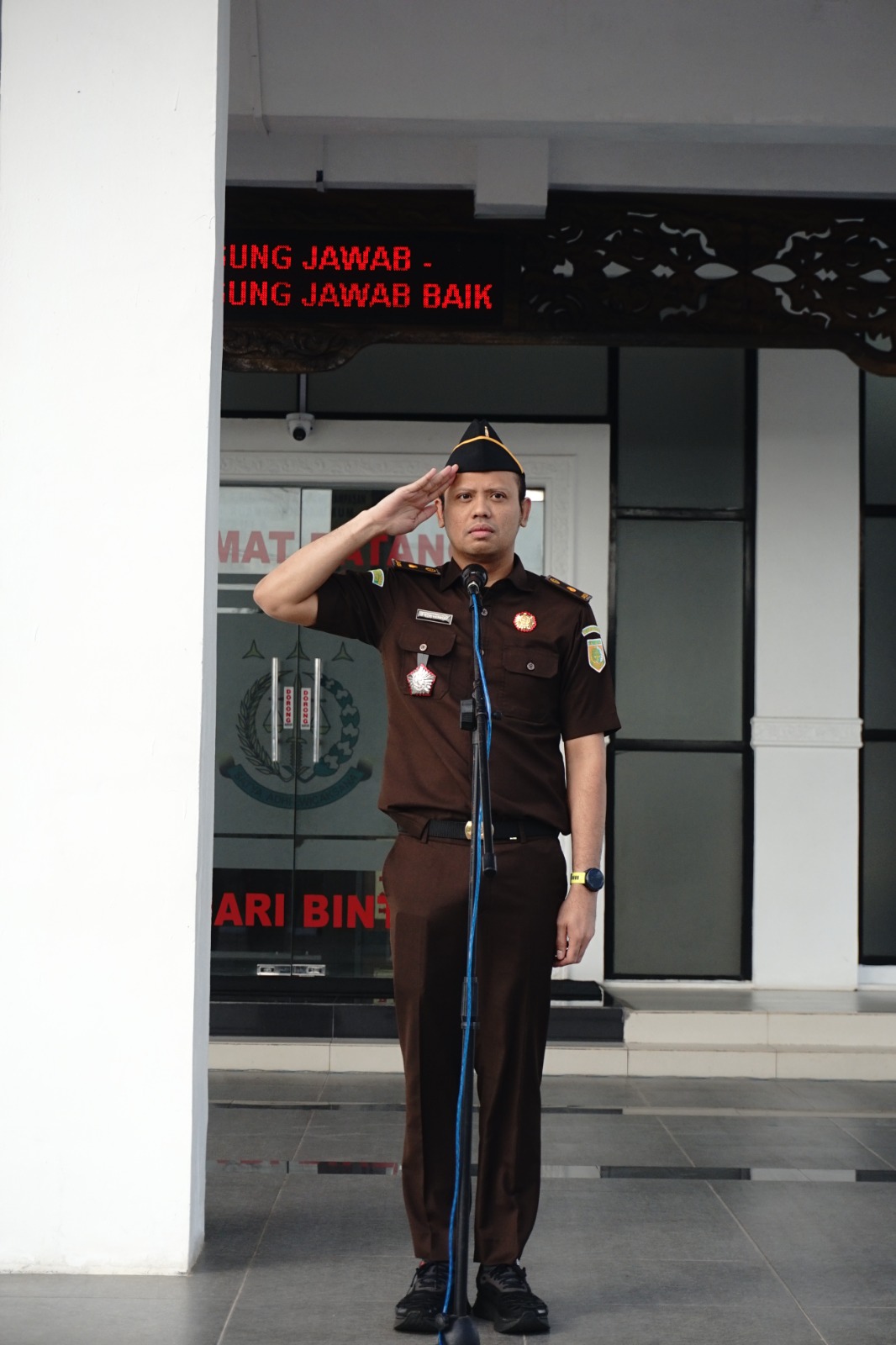 APEL PAGI KASI PIDSUS TEKANKAN DISIPLIN DAN INTEGRITAS KERJA