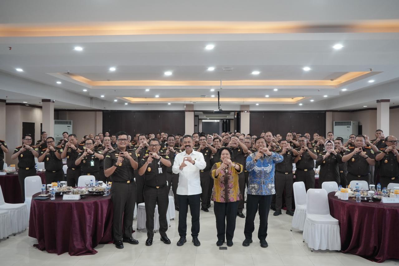 Bintek KUHP dan KUHAP Baru di Kejati Sulsel JAM Pidum Tekankan Peran Jaksa sebagai Navigator Utama Penanganan Perkara