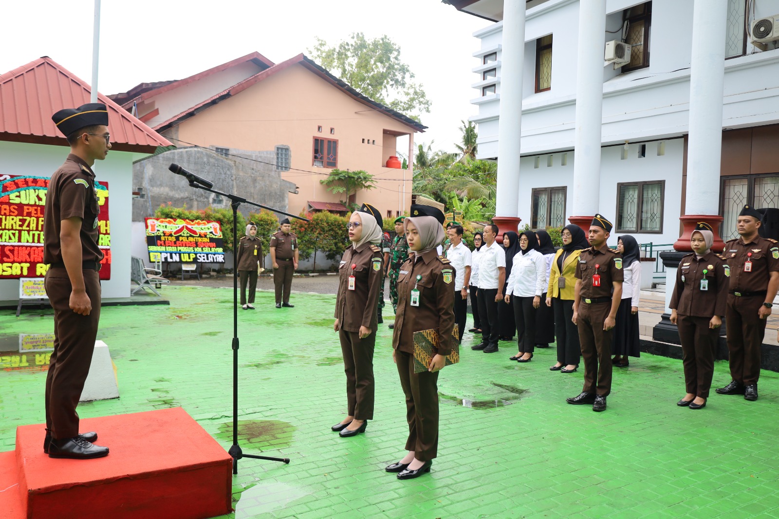 Kasubsi Pertimbangan Hukum Pimpin Apel Pagi Ingatkan Peningkatan Etos Kerja dan Kedisiplinan